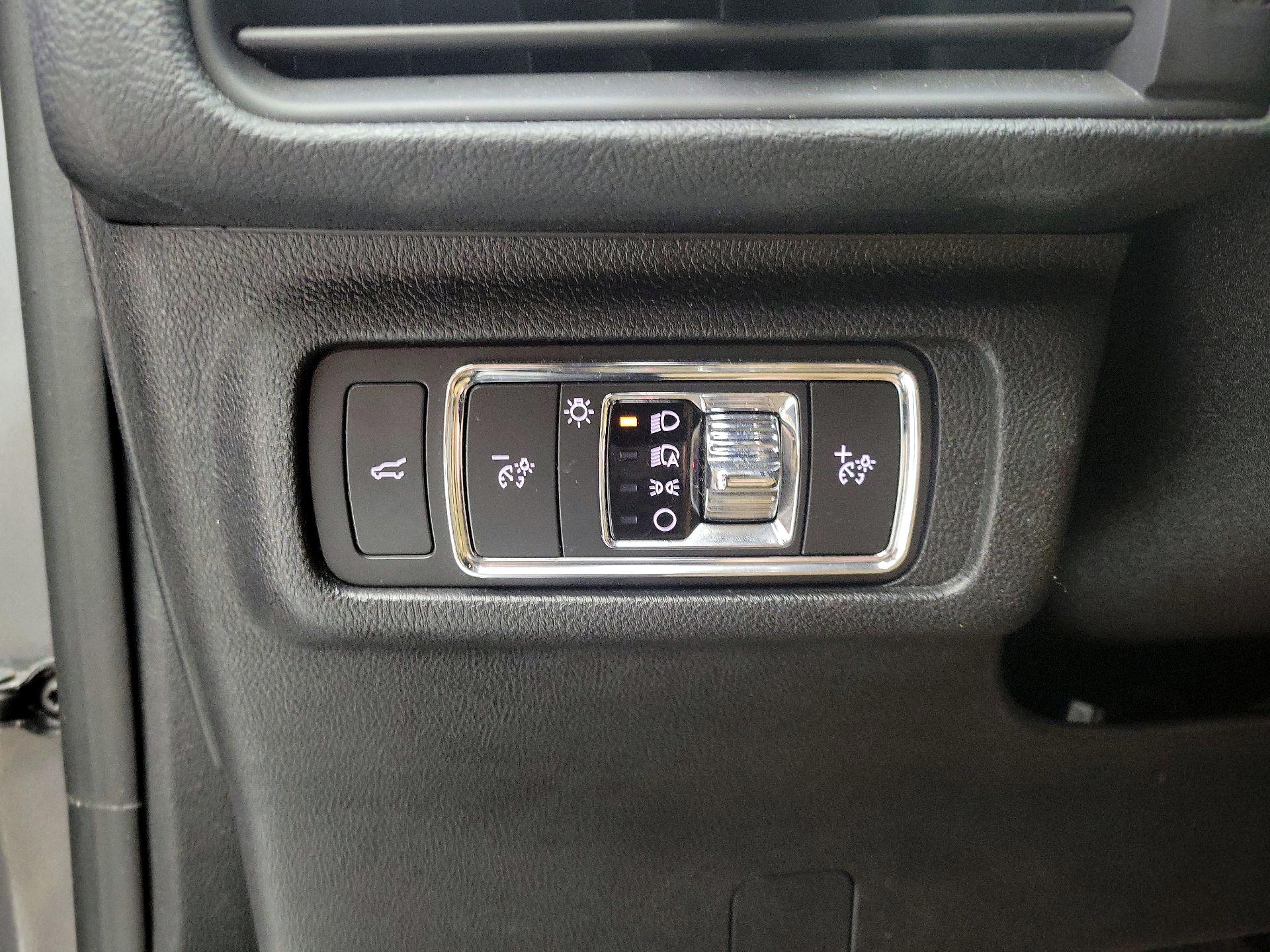 Thumbnail: 2022 Lincoln Corsair - 13