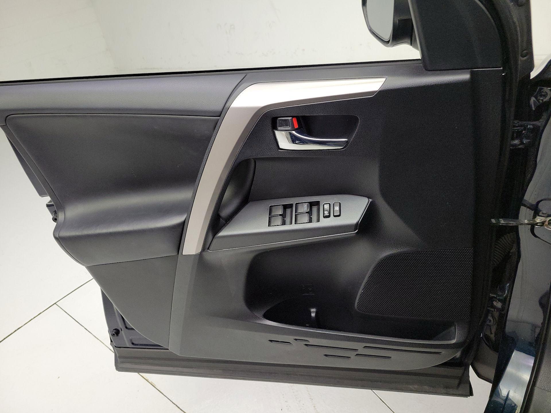 Thumbnail: 2017 Toyota RAV4 - 12