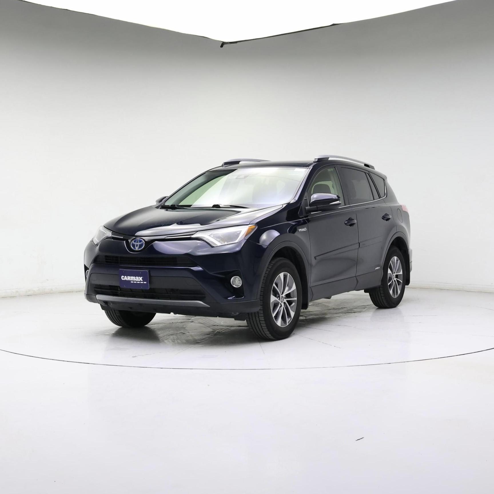 Thumbnail: 2017 Toyota RAV4 - 4