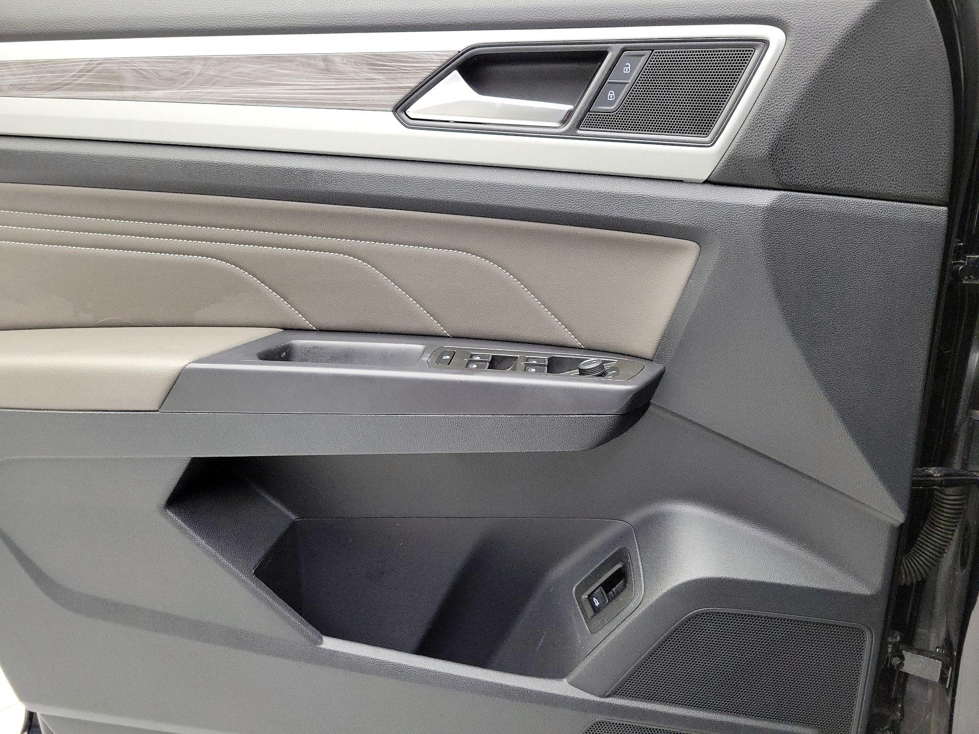 Thumbnail: 2022 Volkswagen Atlas - 12