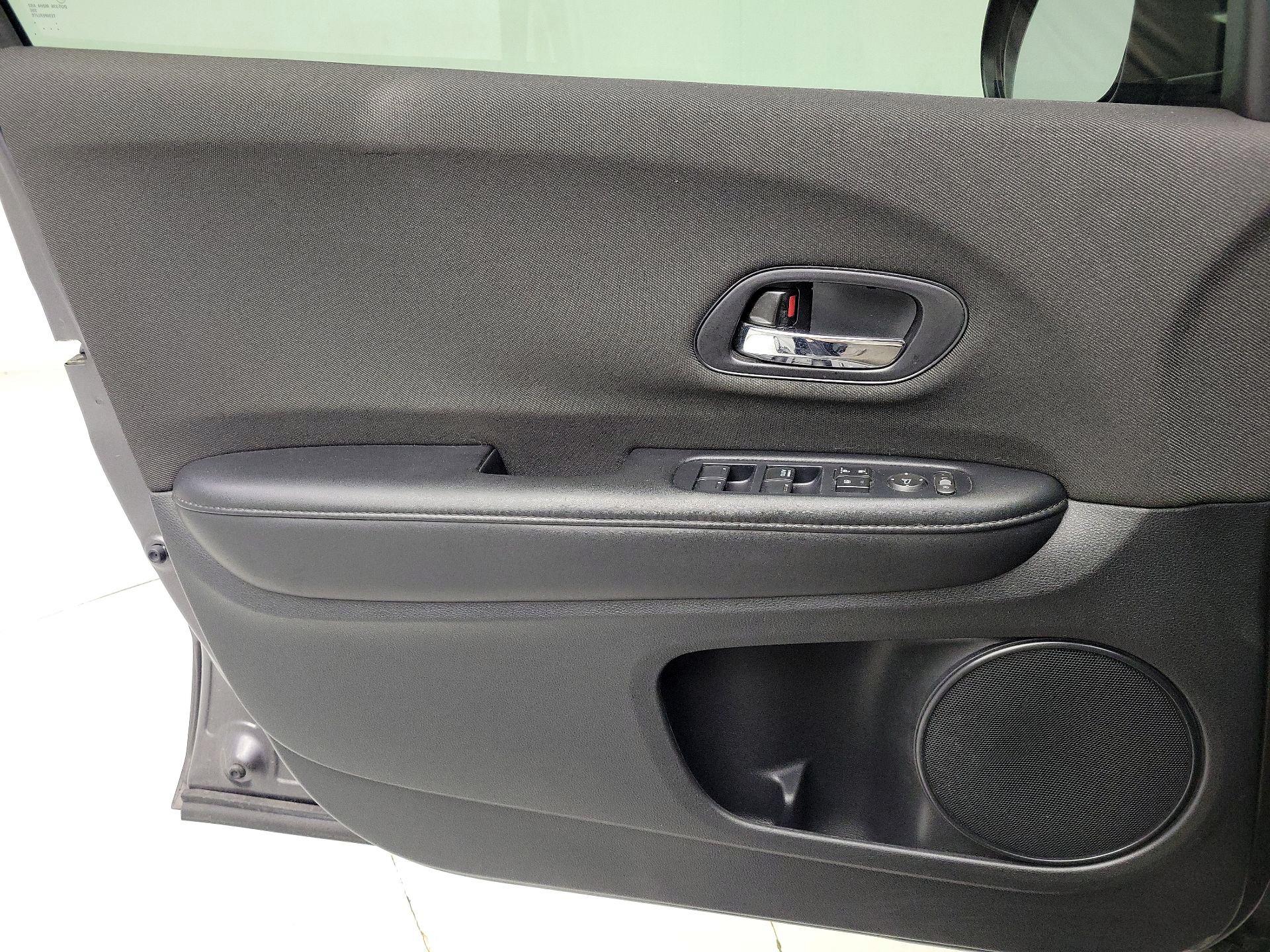 Thumbnail: 2019 Honda HR-V - 12