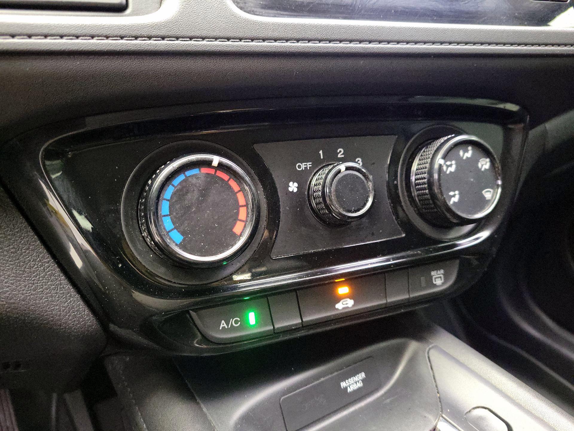 Thumbnail: 2019 Honda HR-V - 16