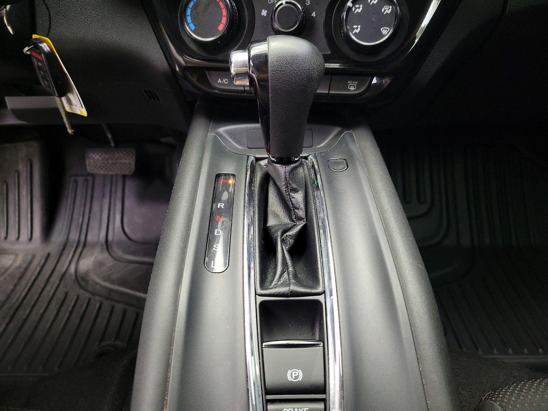 Thumbnail: 2019 Honda HR-V - 17