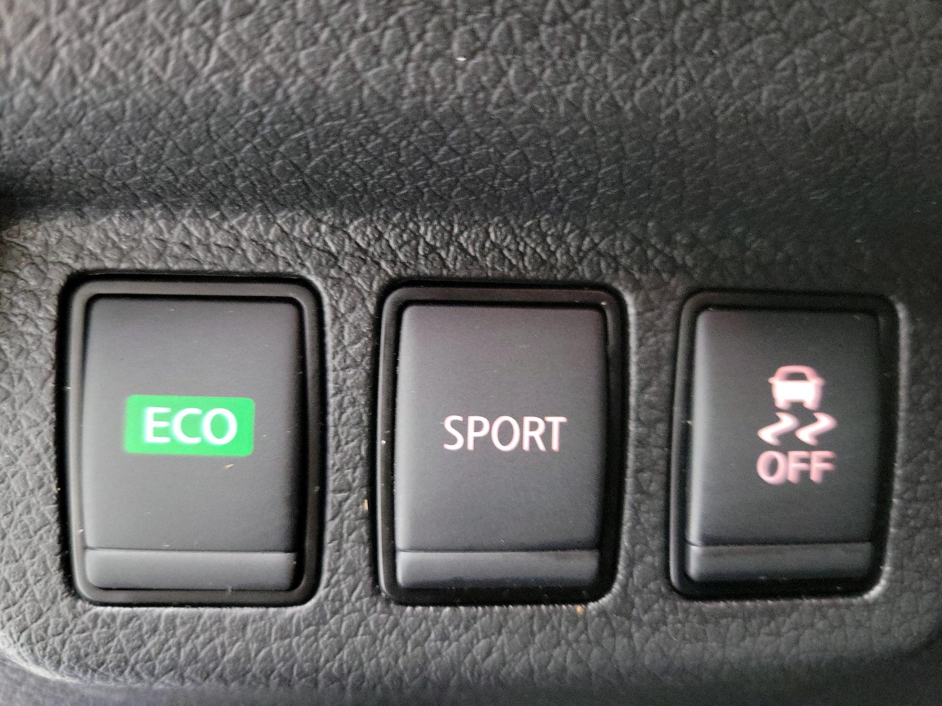 Thumbnail: 2018 Nissan Sentra - 13