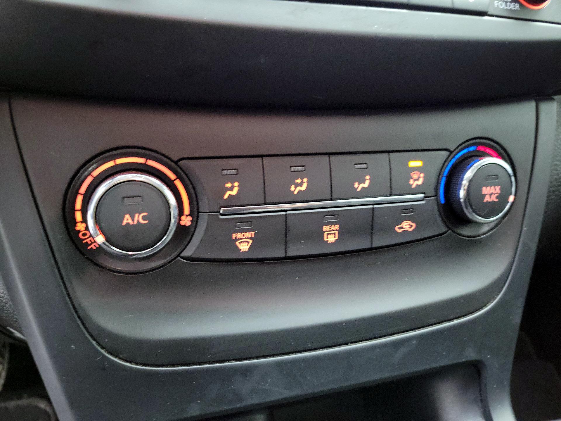 Thumbnail: 2018 Nissan Sentra - 16