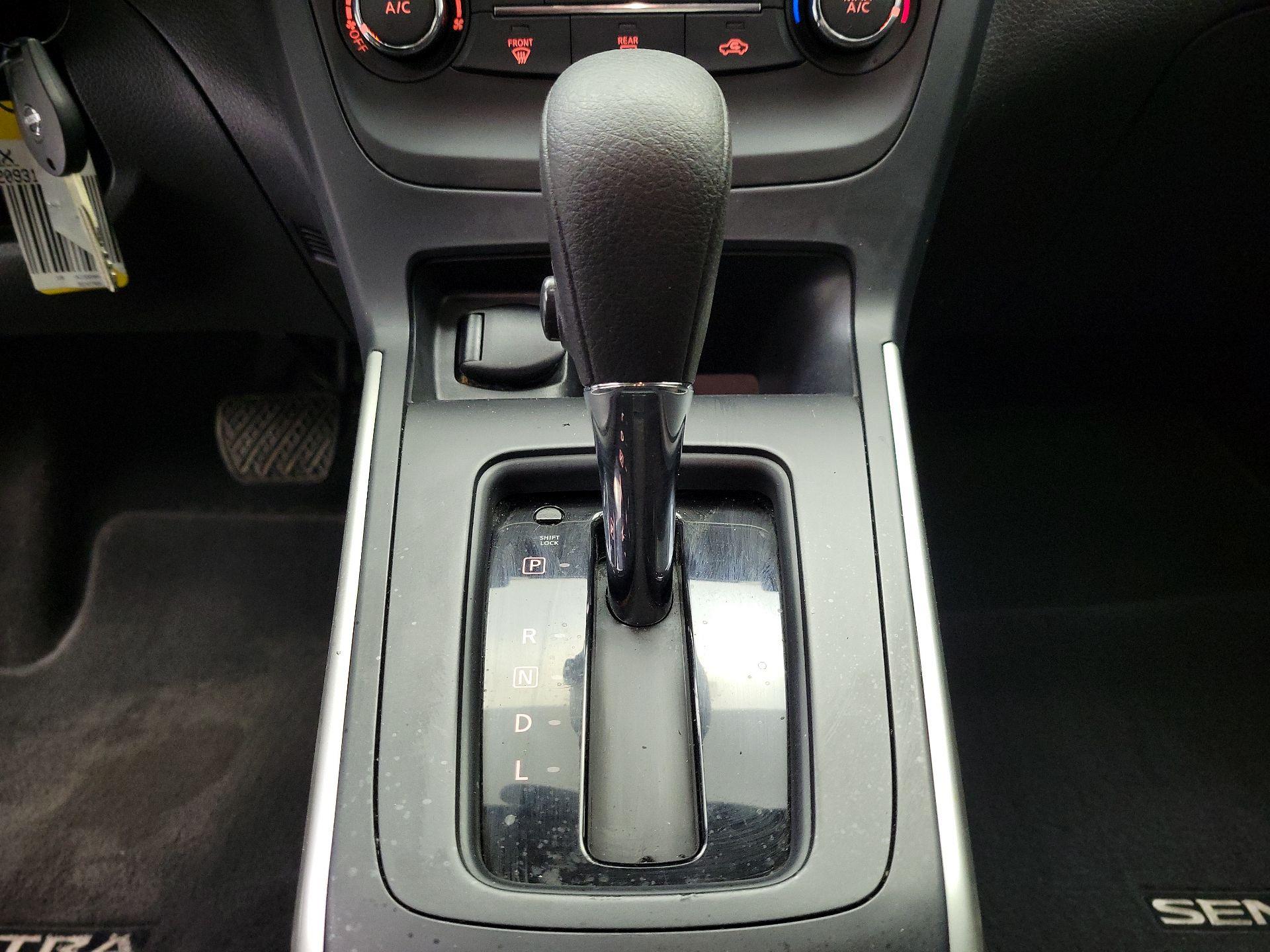 Thumbnail: 2018 Nissan Sentra - 17