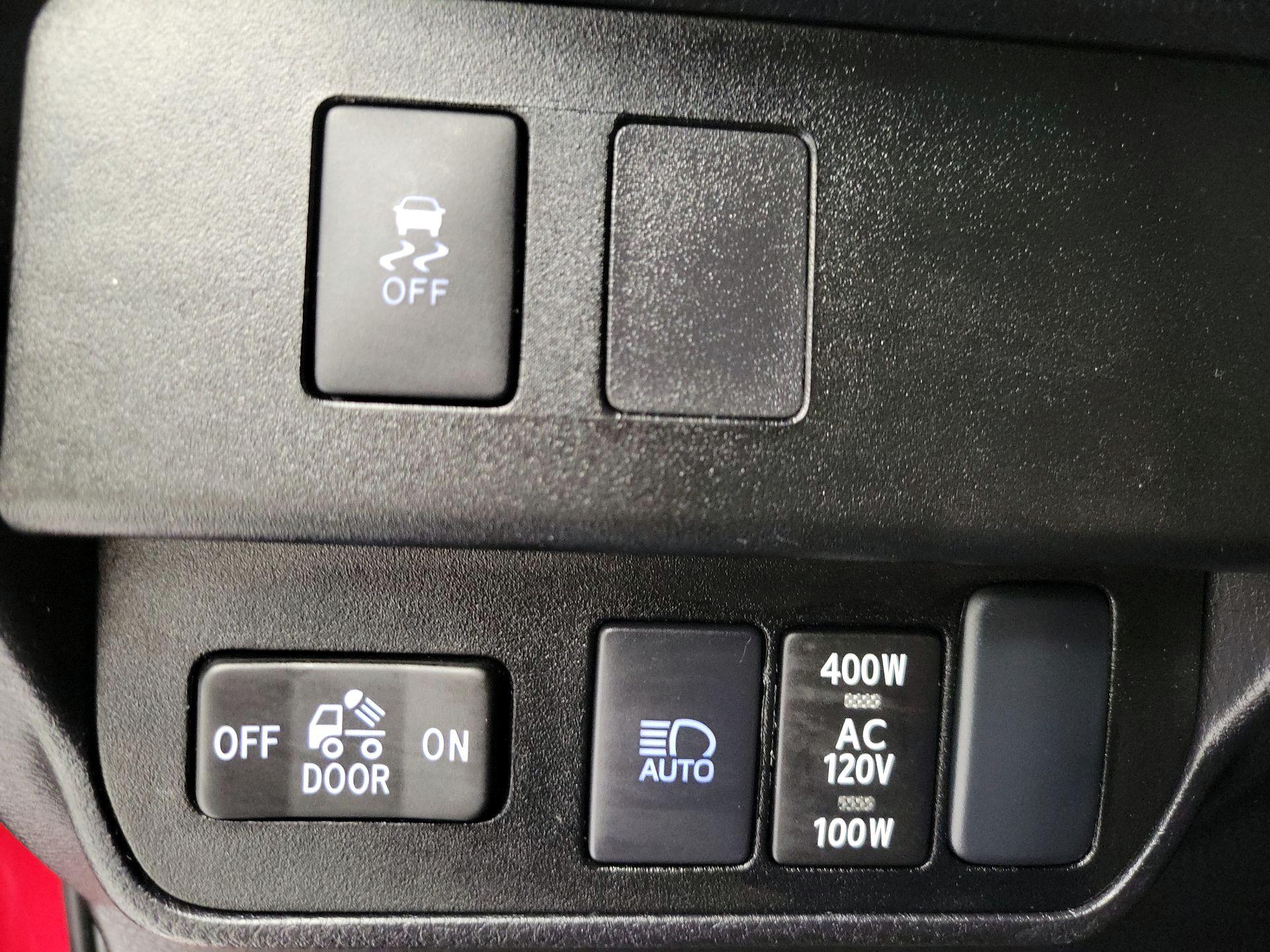 Thumbnail: 2022 Toyota Tacoma - 13