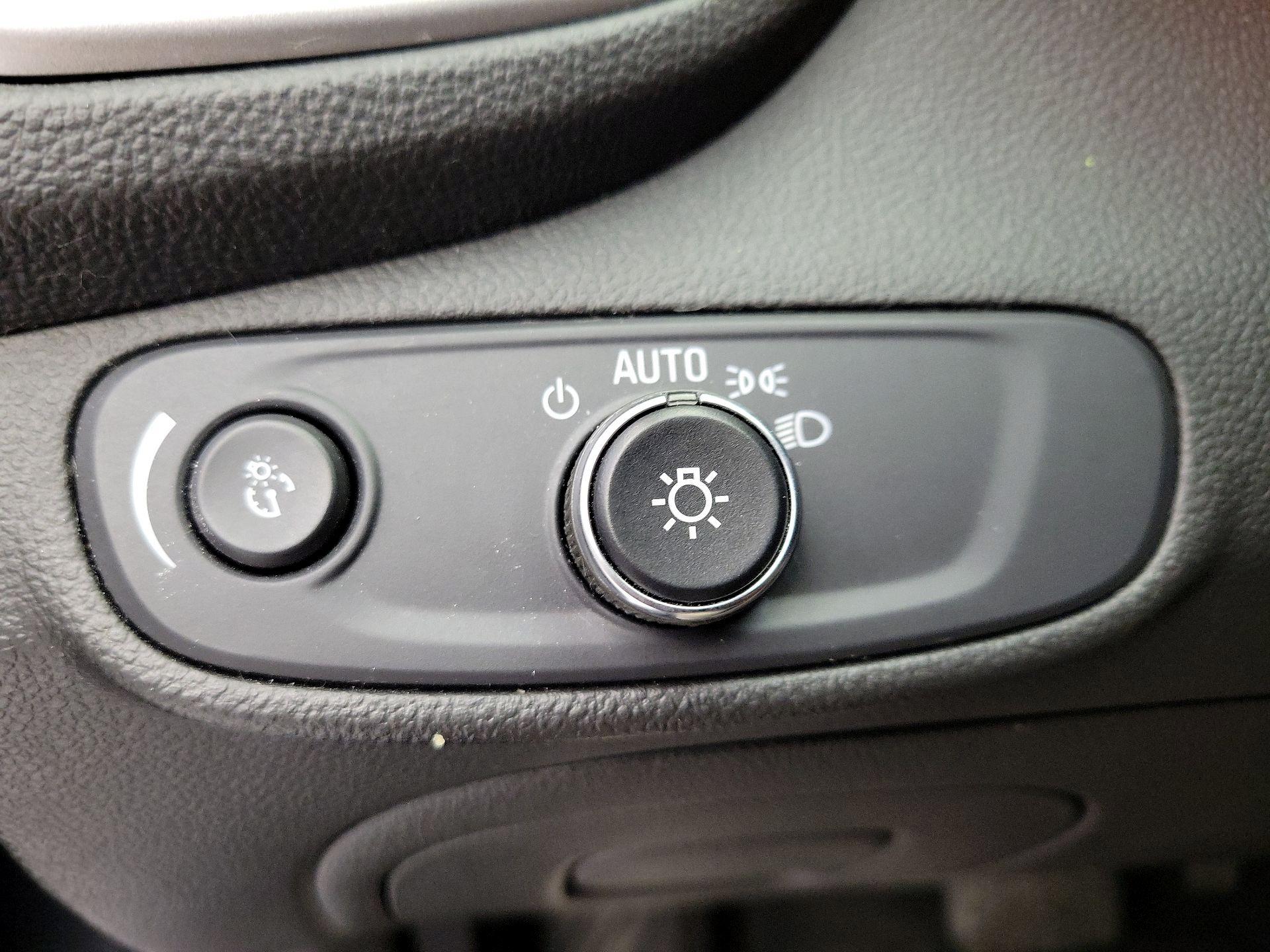 Thumbnail: 2019 Chevrolet Trax - 13