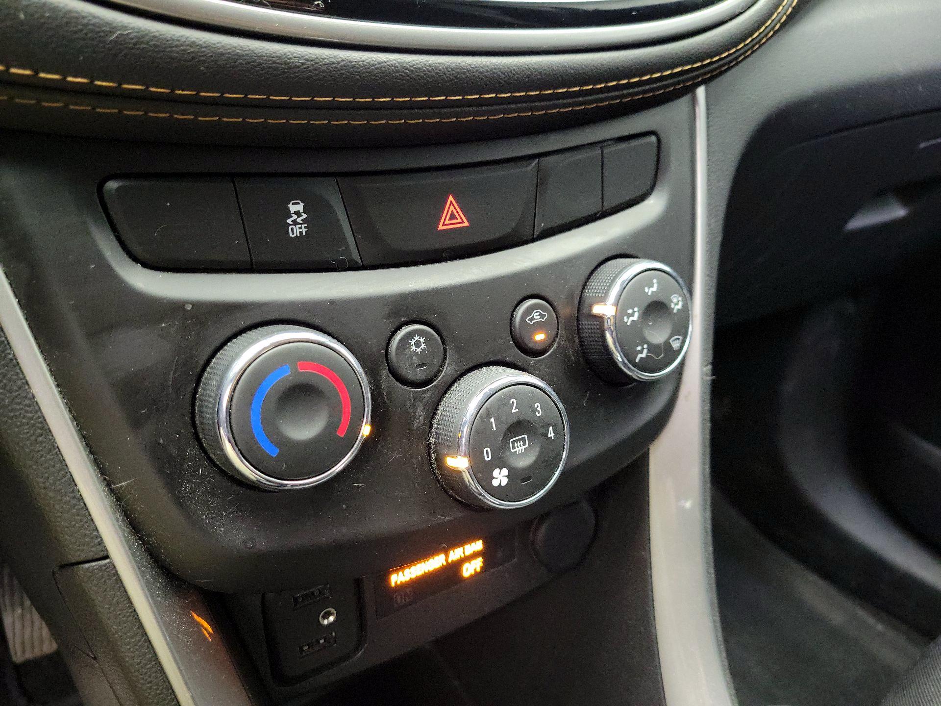 Thumbnail: 2019 Chevrolet Trax - 16