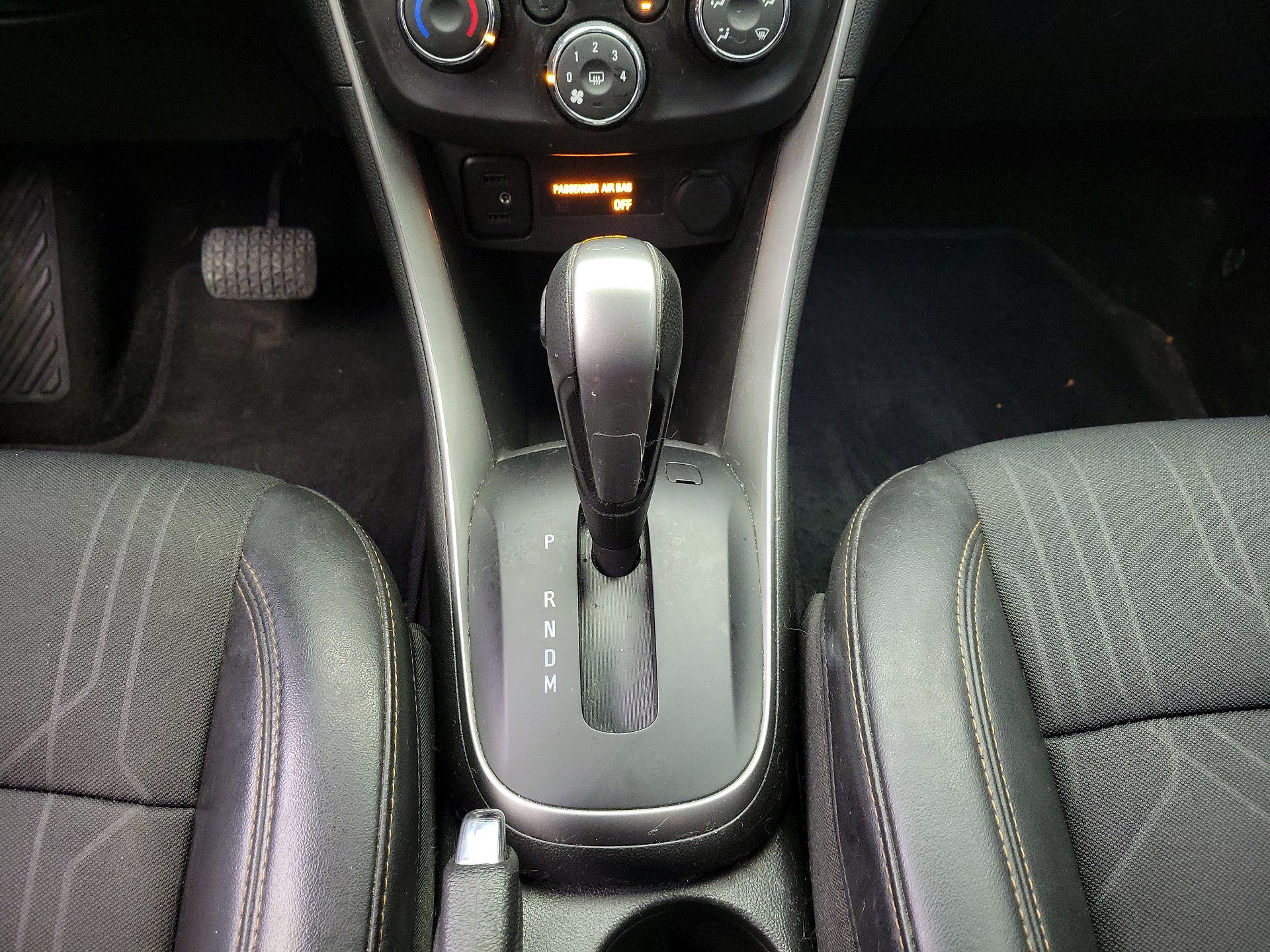 Thumbnail: 2019 Chevrolet Trax - 17