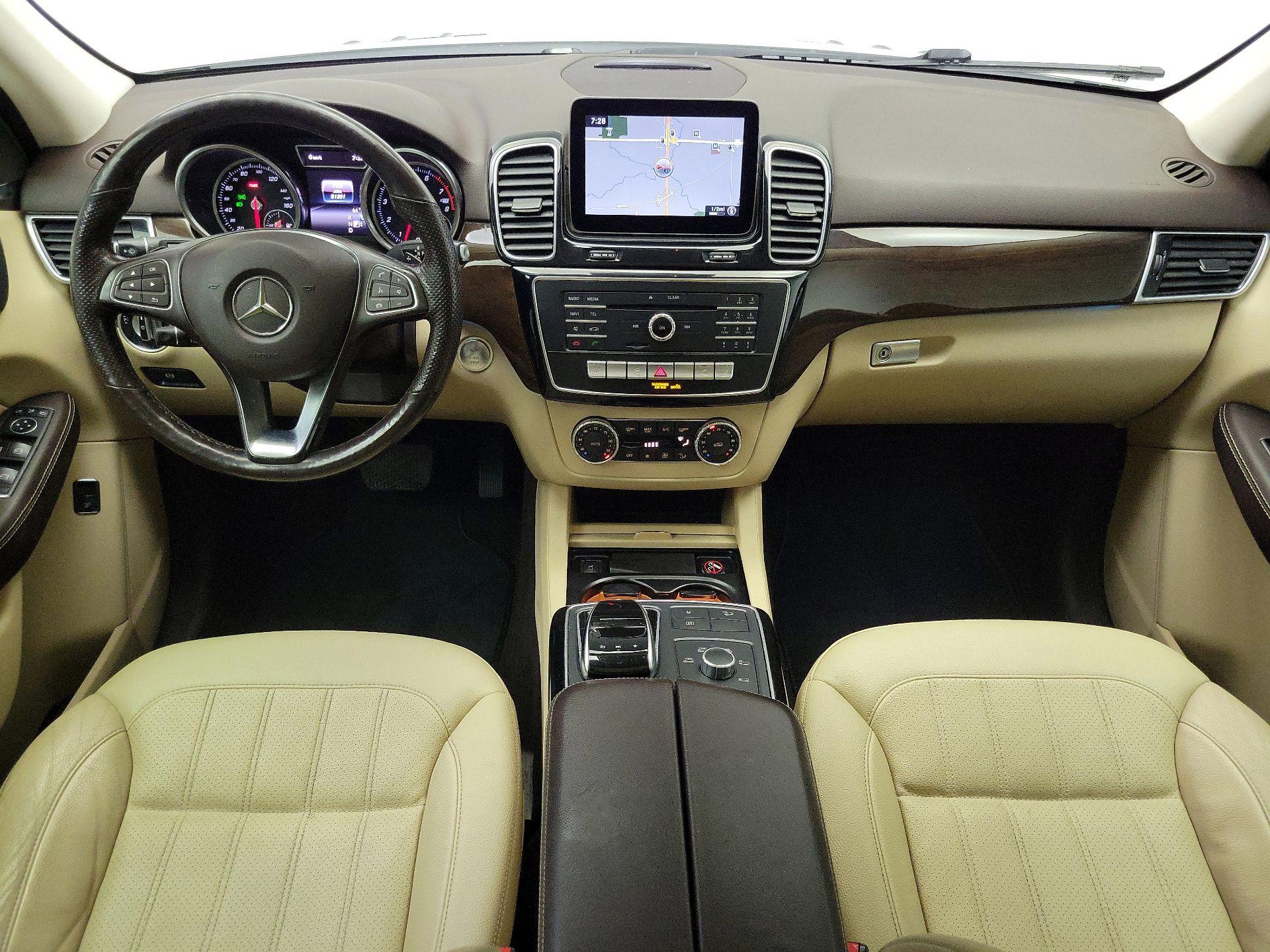 Thumbnail: 2017 Mercedes-Benz GLE - 9