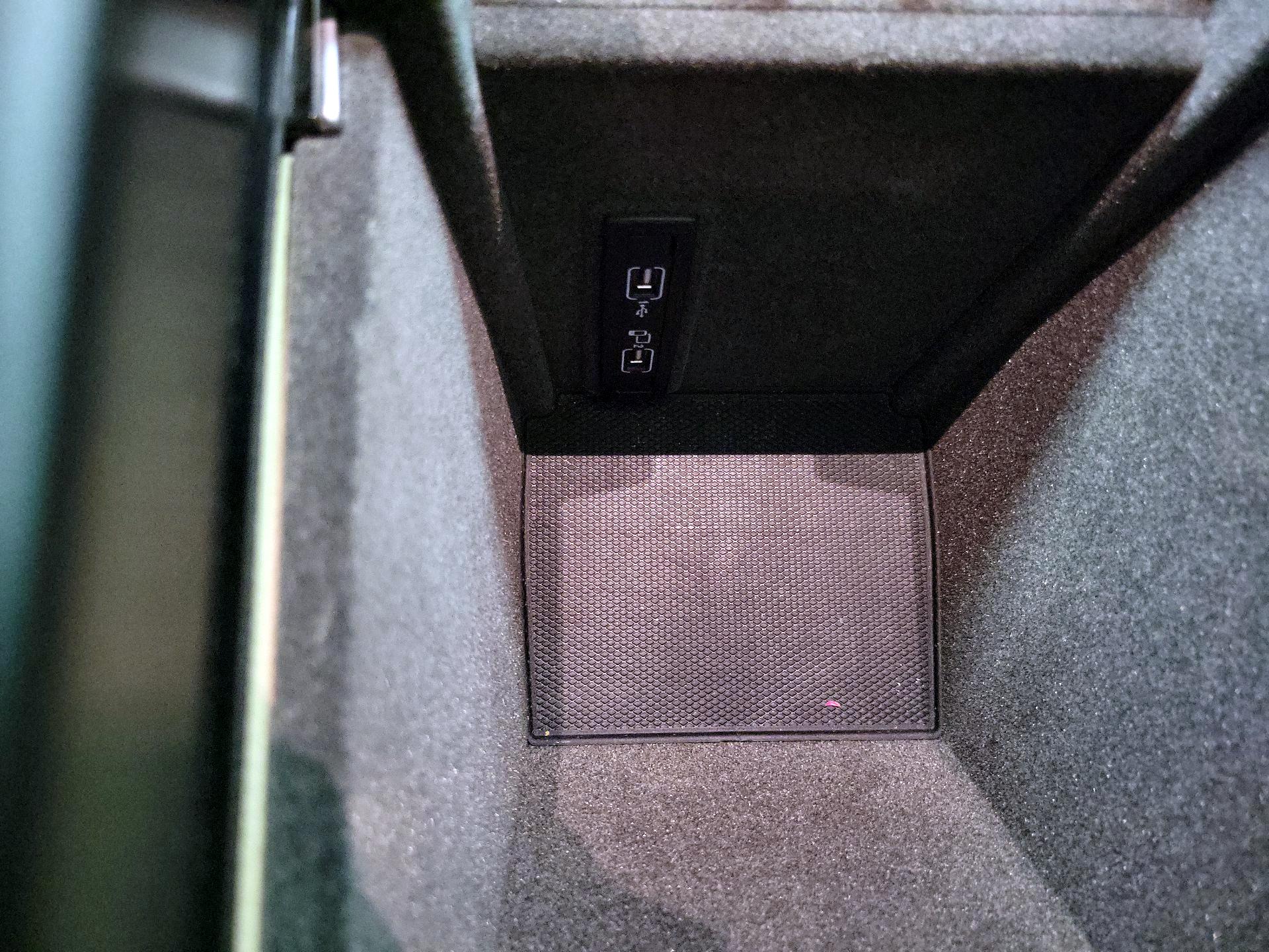 Thumbnail: 2017 Mercedes-Benz GLE - 19