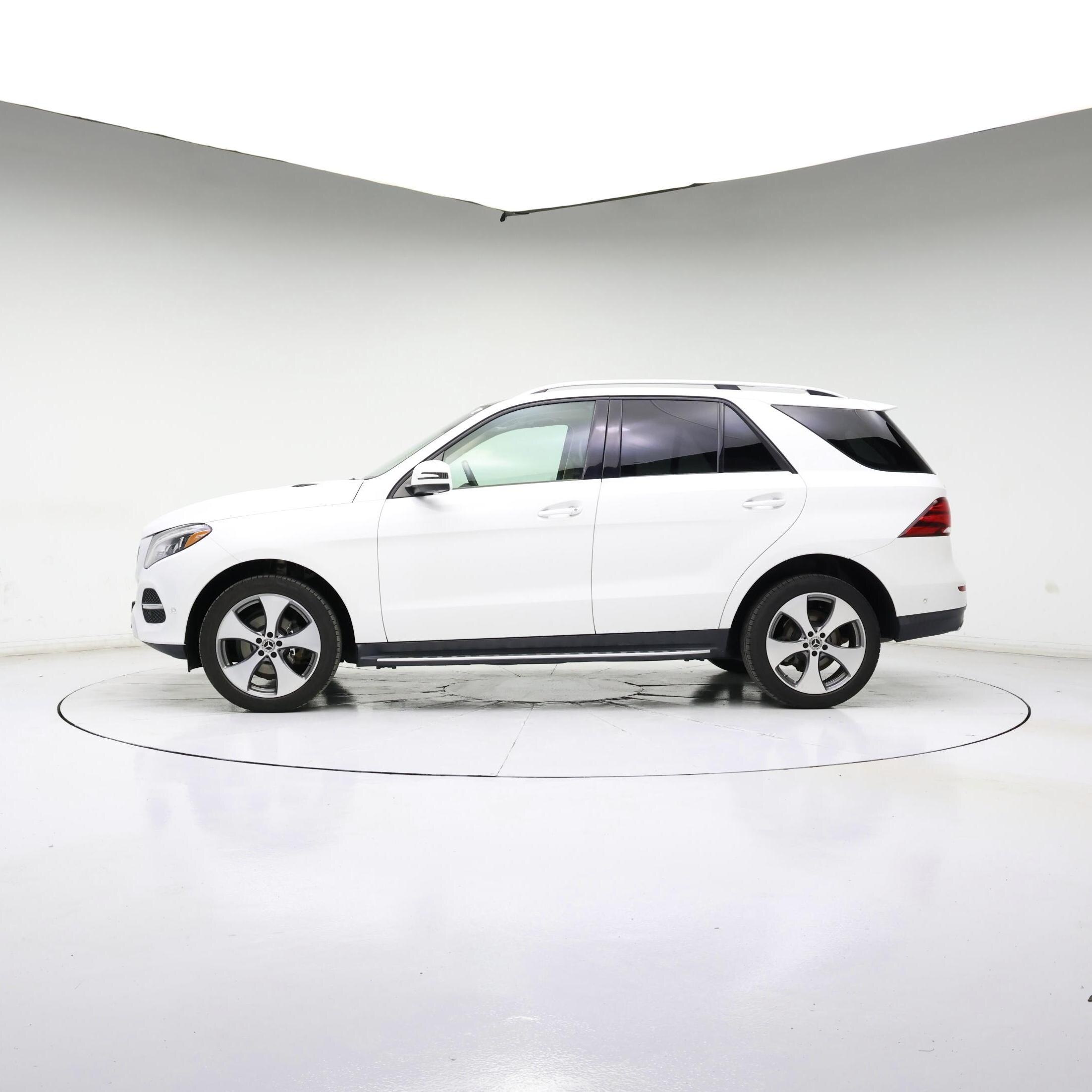 Thumbnail: 2017 Mercedes-Benz GLE - 3