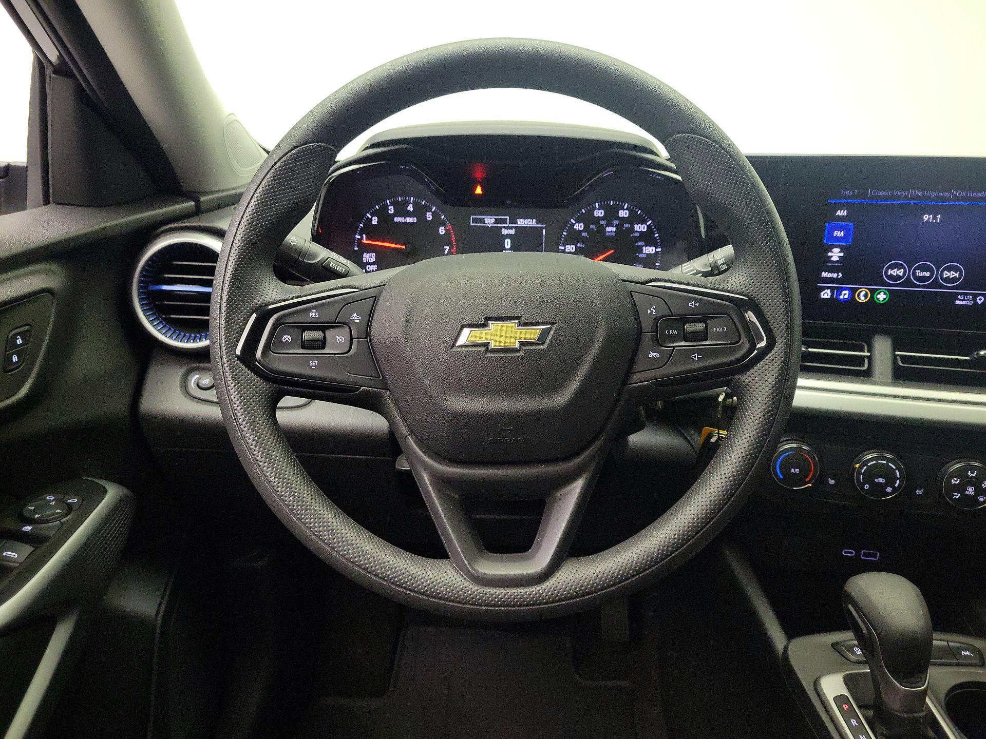 Thumbnail: 2025 Chevrolet Trax - 10