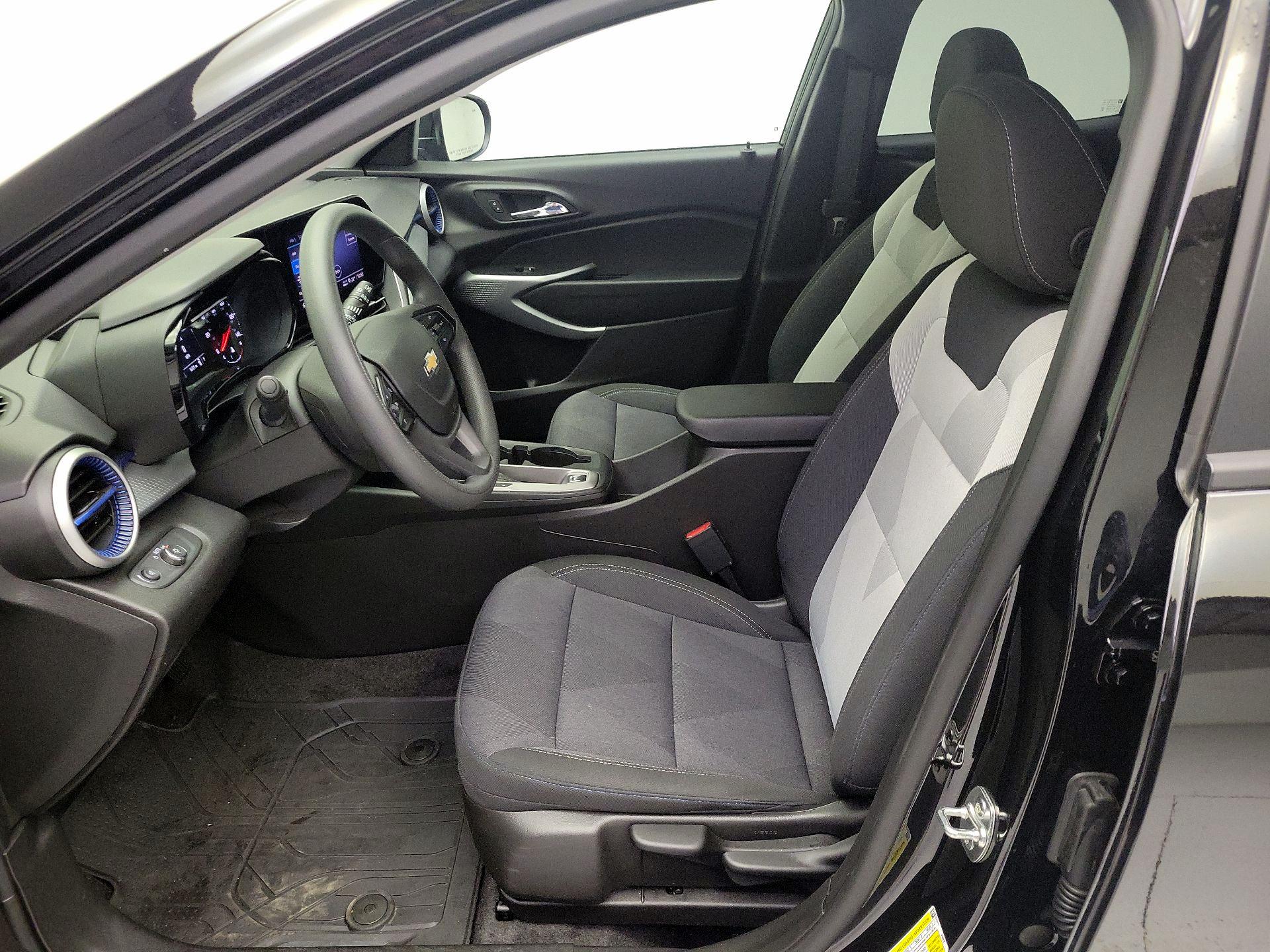 Thumbnail: 2025 Chevrolet Trax - 11