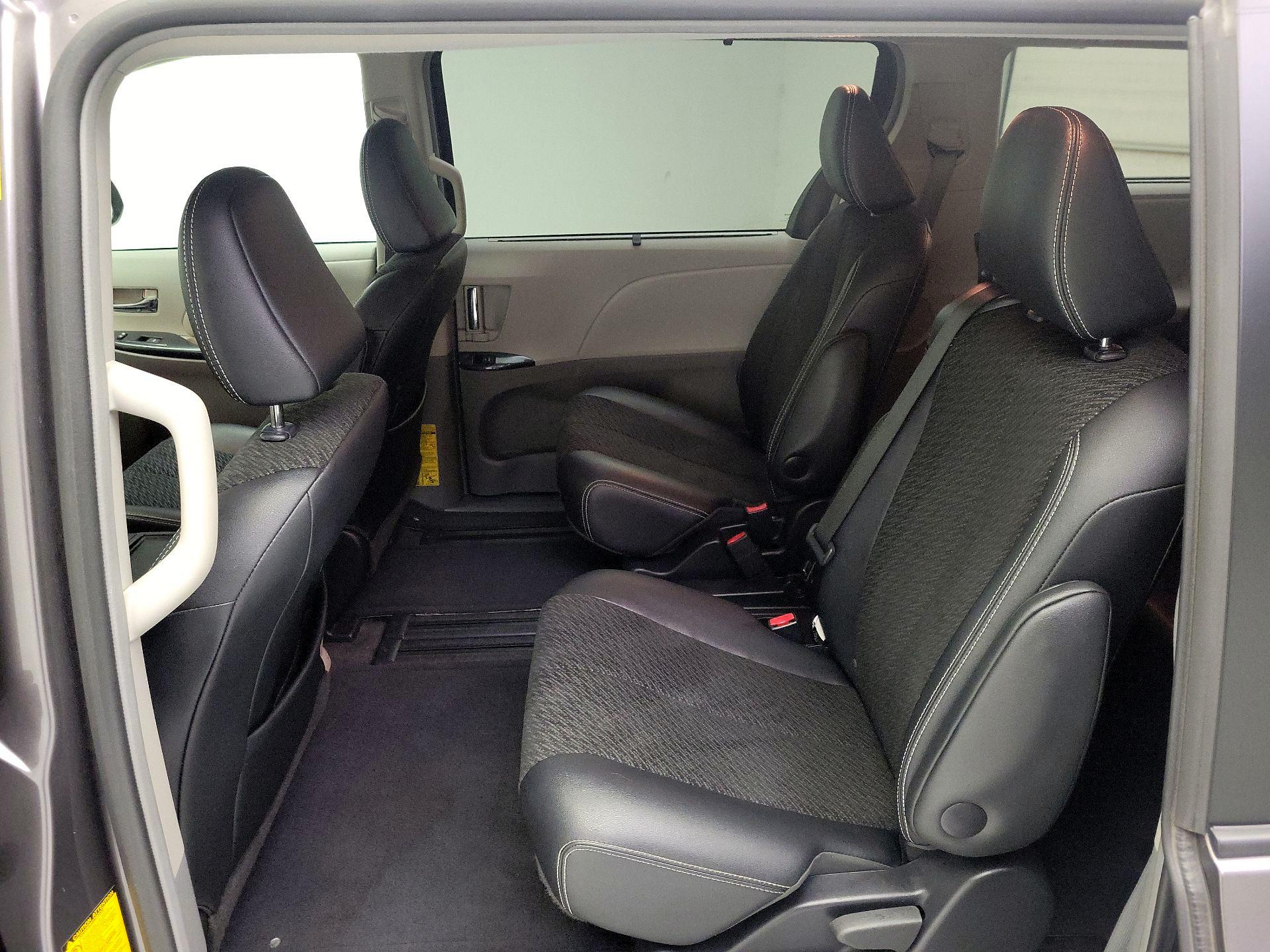 Thumbnail: 2014 Toyota Sienna - 20