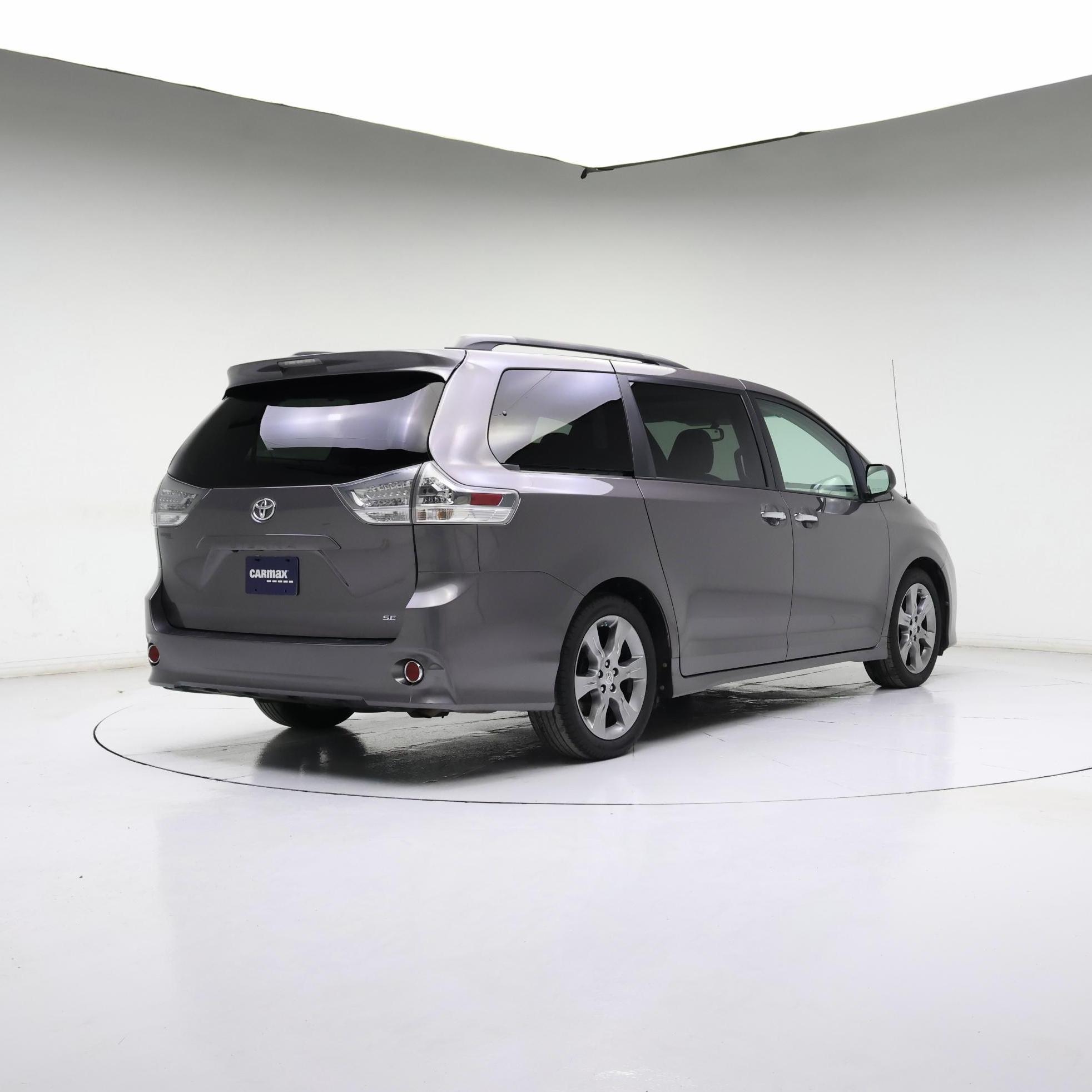 Thumbnail: 2014 Toyota Sienna - 8