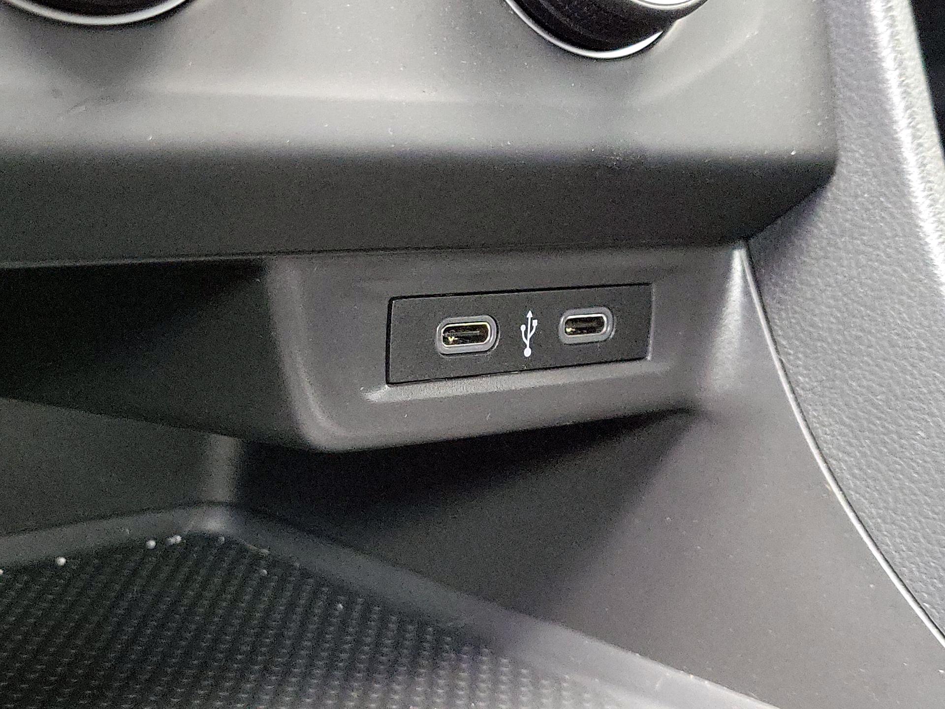 Thumbnail: 2023 Volkswagen Jetta - 18