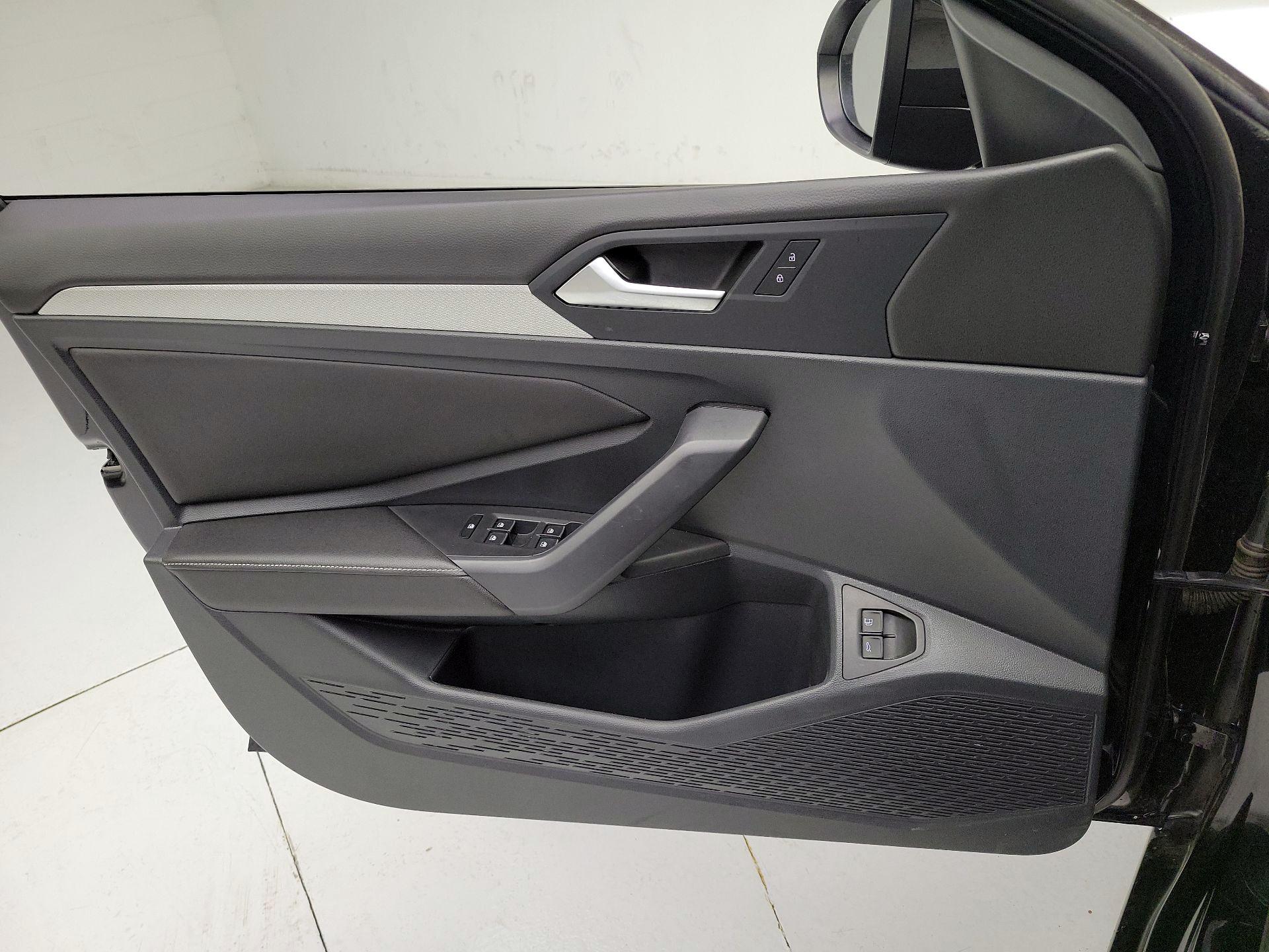 Thumbnail: 2023 Volkswagen Jetta - 19