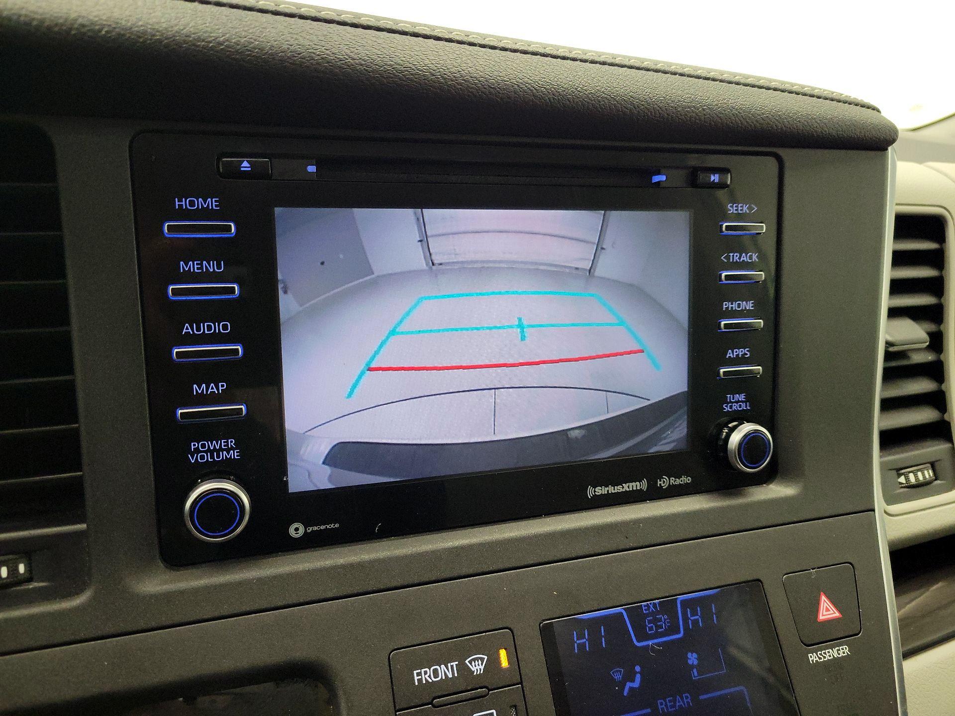 Thumbnail: 2019 Toyota Sienna - 15