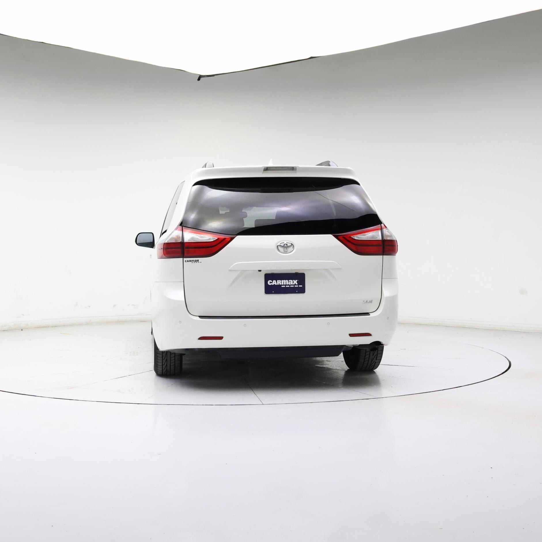 Thumbnail: 2019 Toyota Sienna - 6