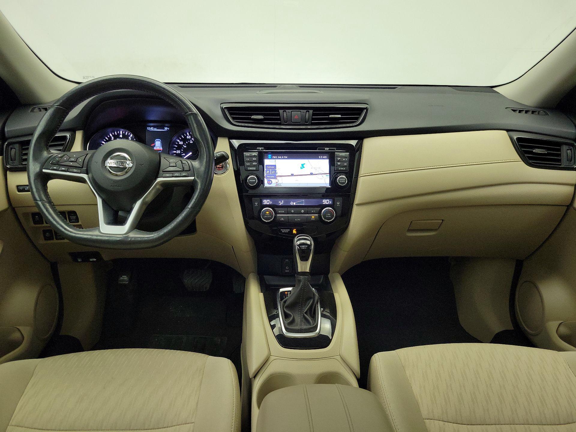 Thumbnail: 2017 Nissan Rogue - 9