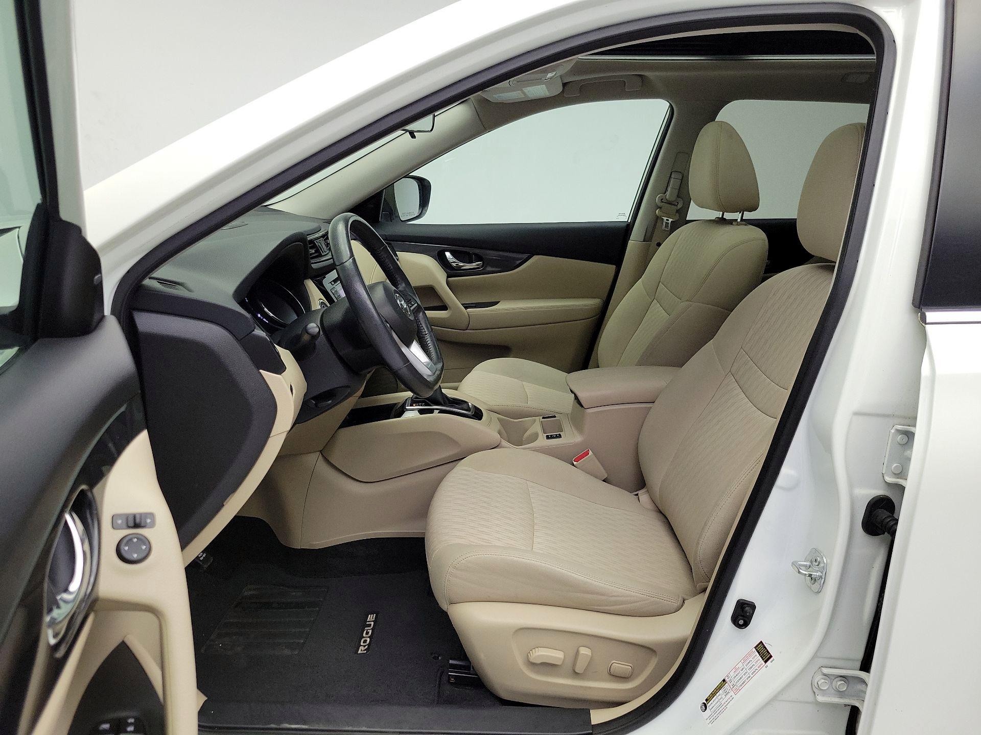 Thumbnail: 2017 Nissan Rogue - 11