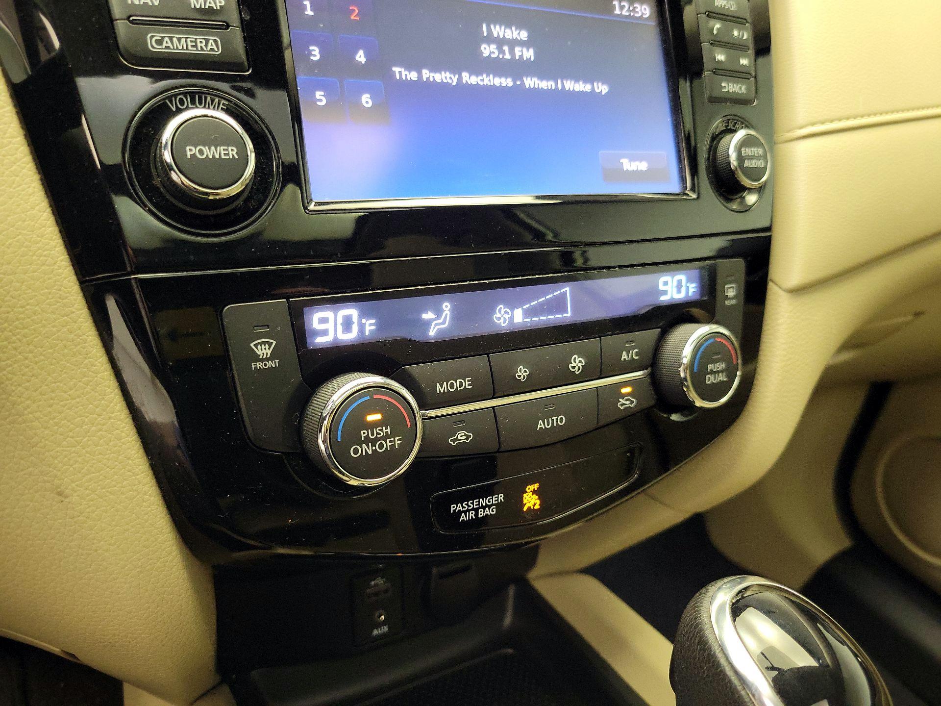 Thumbnail: 2017 Nissan Rogue - 17