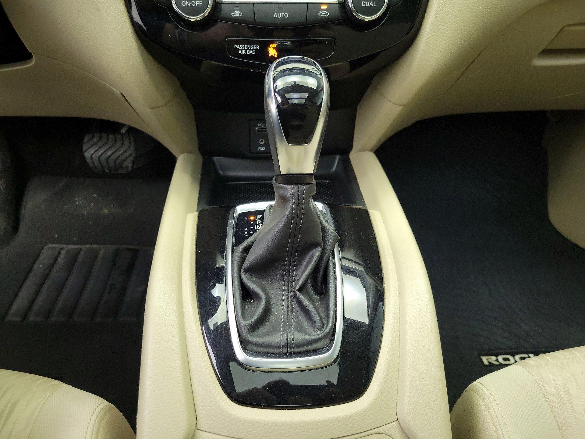 Thumbnail: 2017 Nissan Rogue - 18