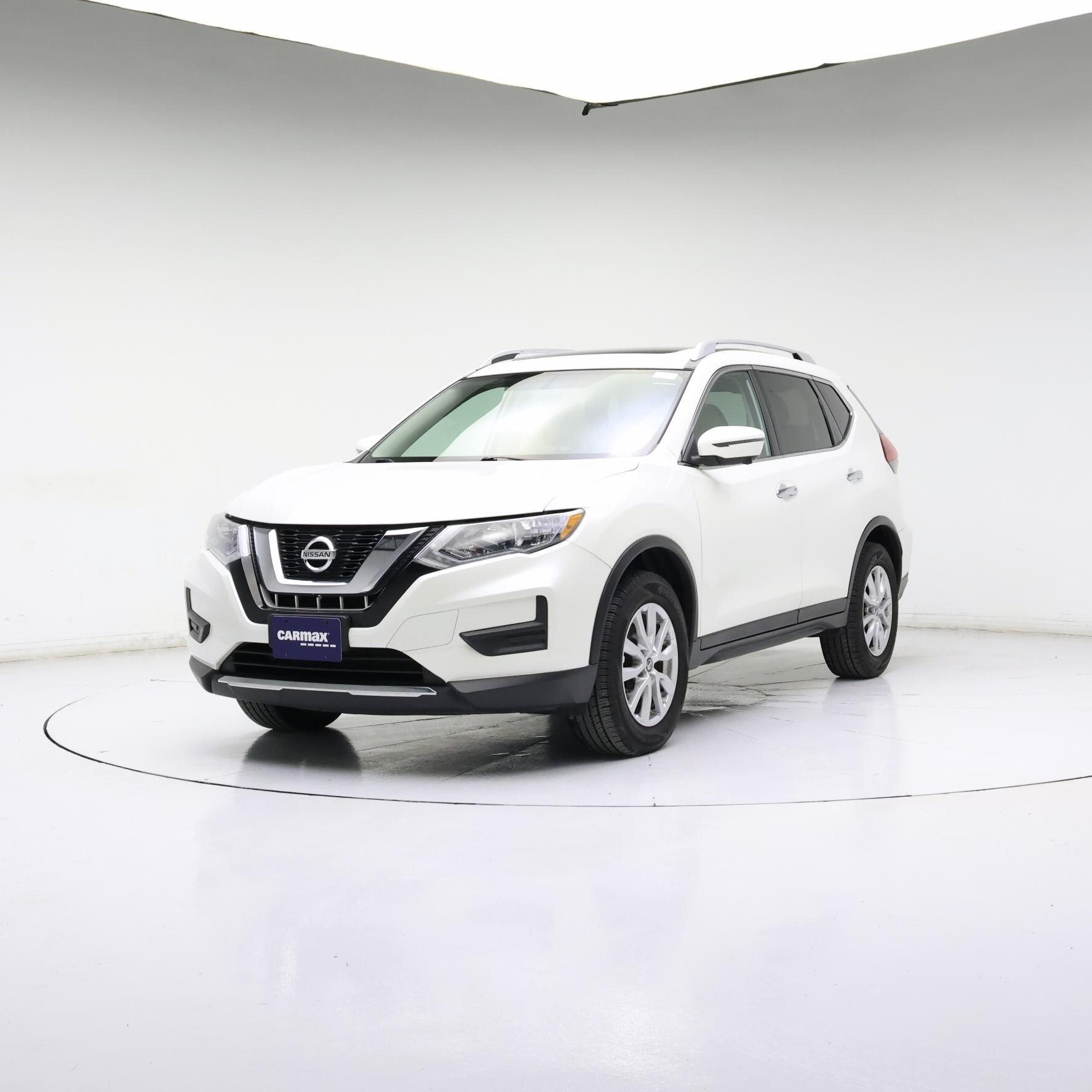 Thumbnail: 2017 Nissan Rogue - 4