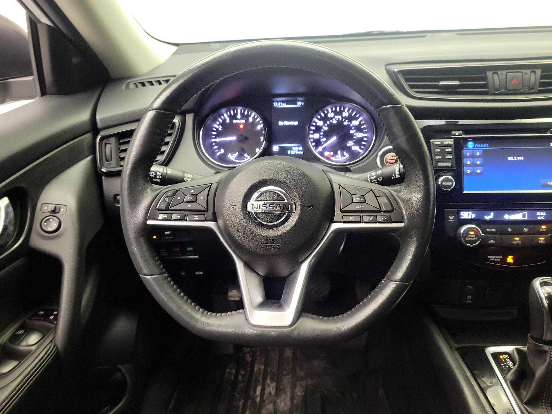 Thumbnail: 2017 Nissan Rogue - 10