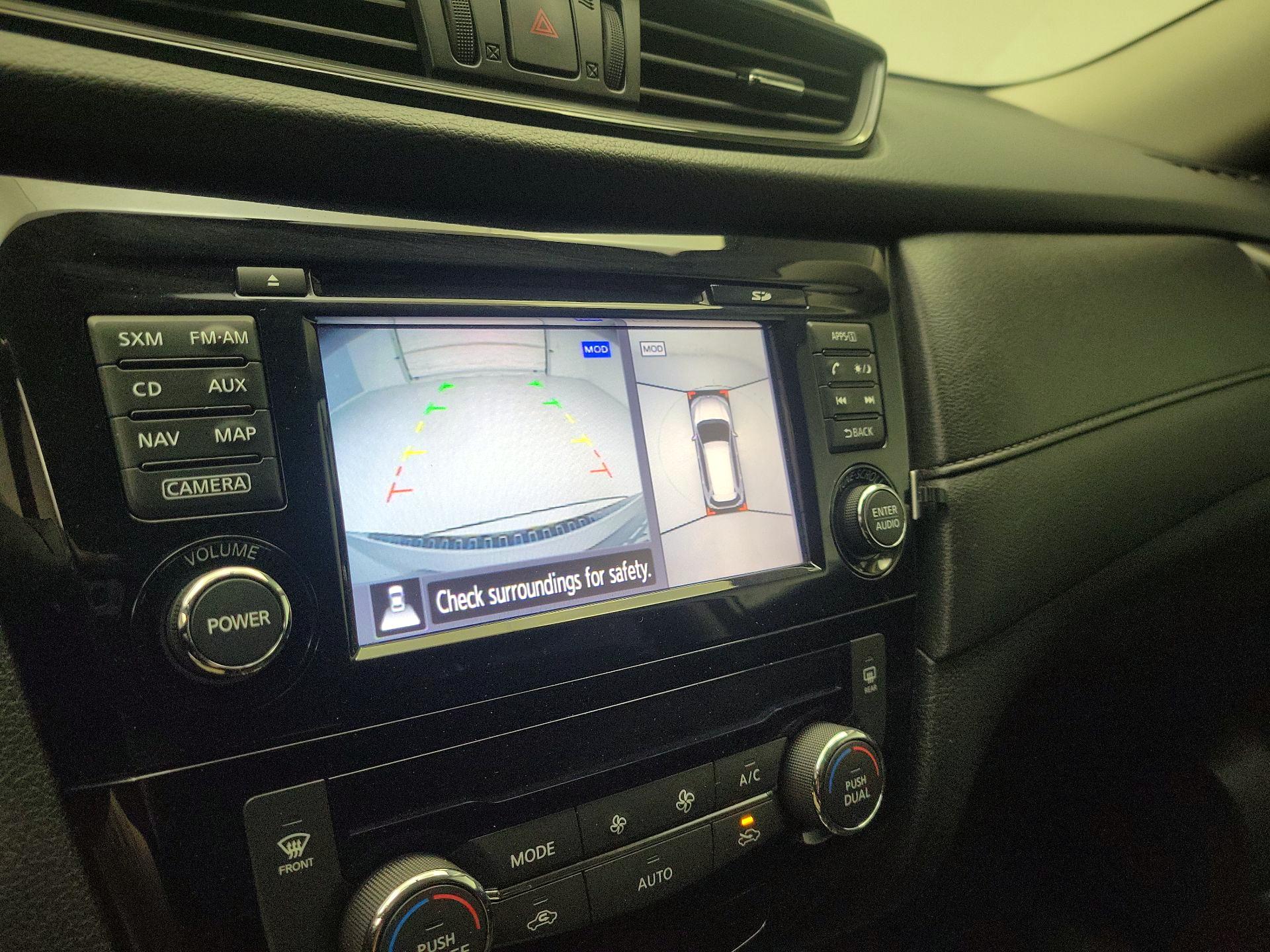 Thumbnail: 2017 Nissan Rogue - 14