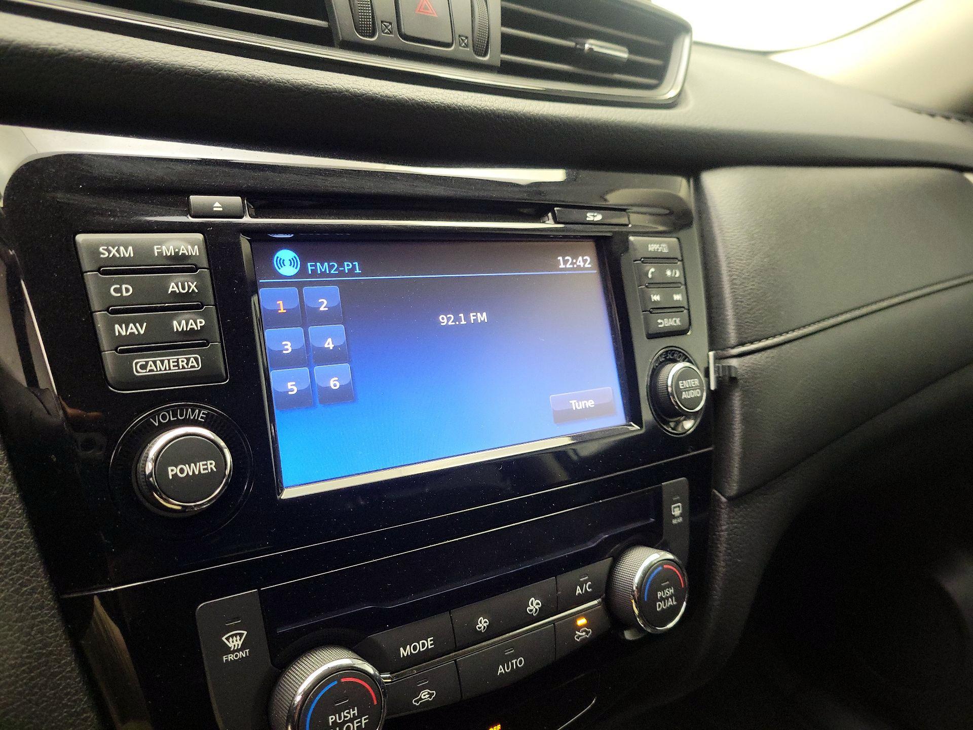 Thumbnail: 2017 Nissan Rogue - 15