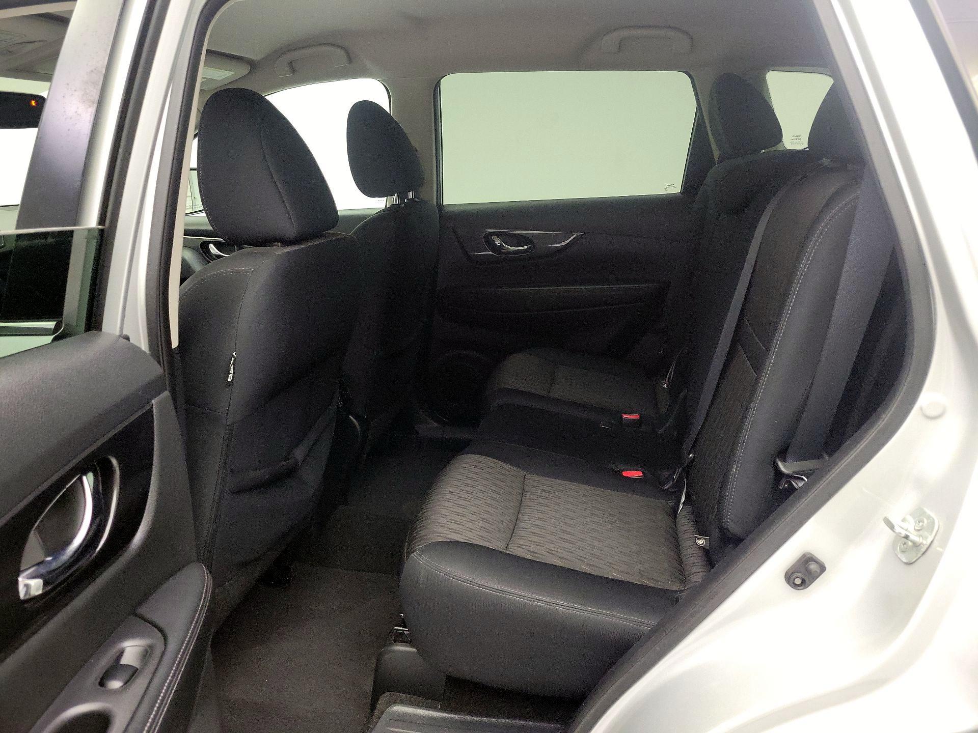 Thumbnail: 2017 Nissan Rogue - 19