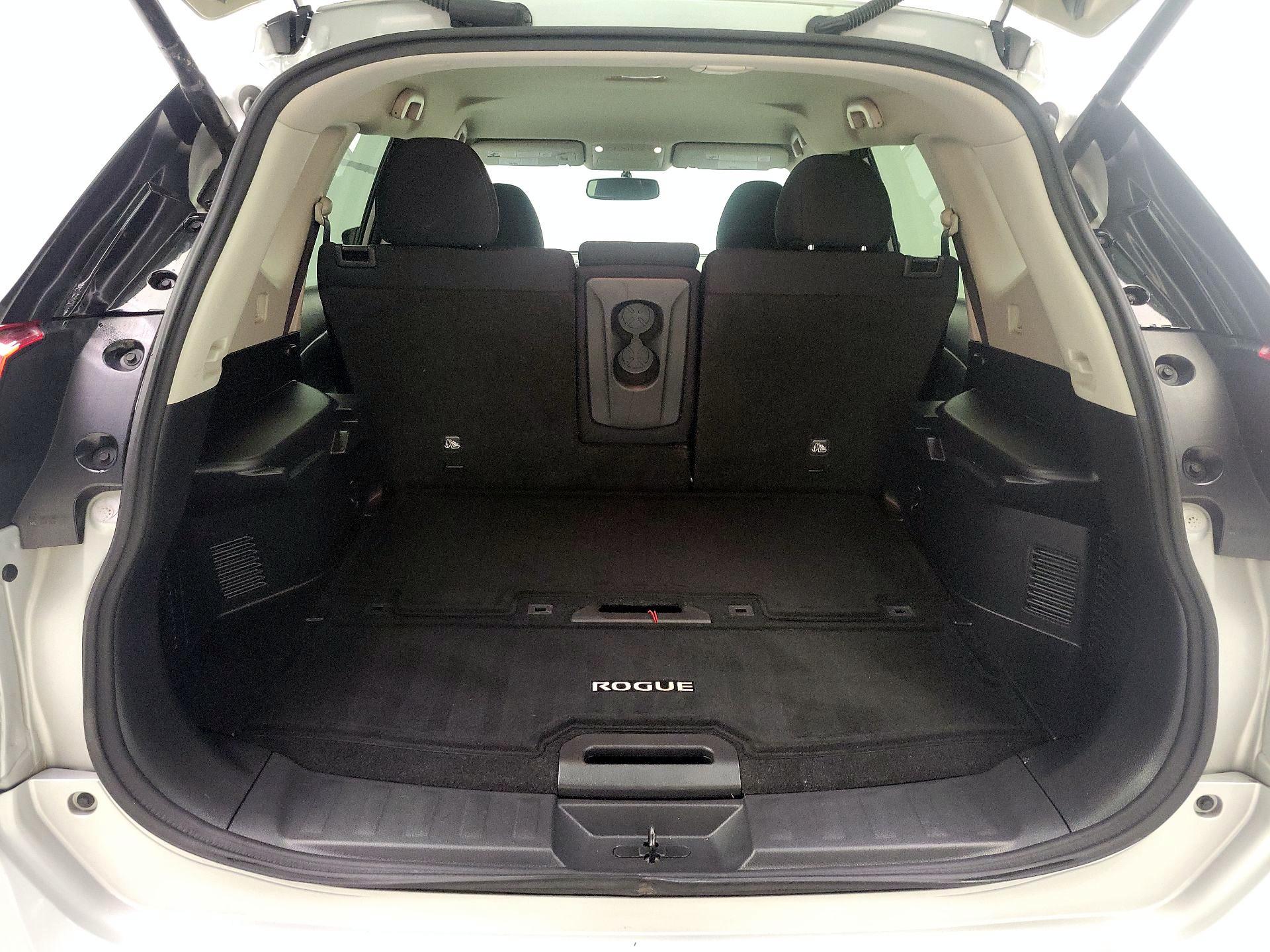 Thumbnail: 2017 Nissan Rogue - 20