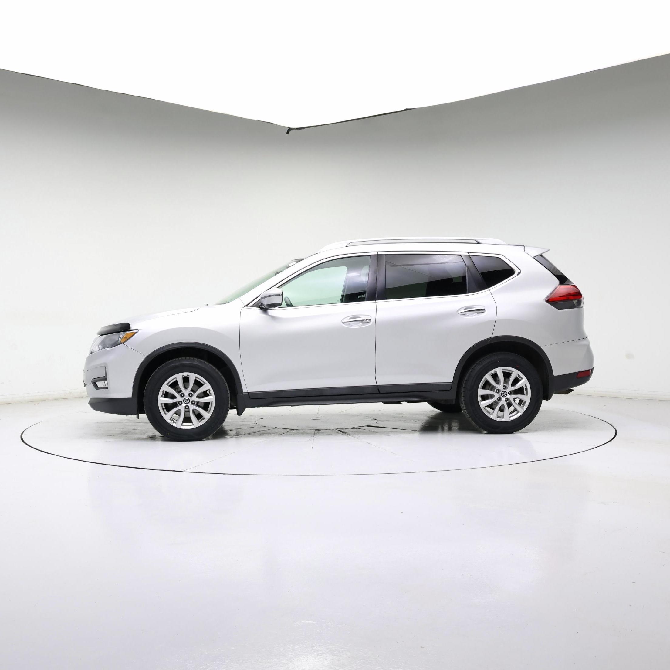 Thumbnail: 2017 Nissan Rogue - 3