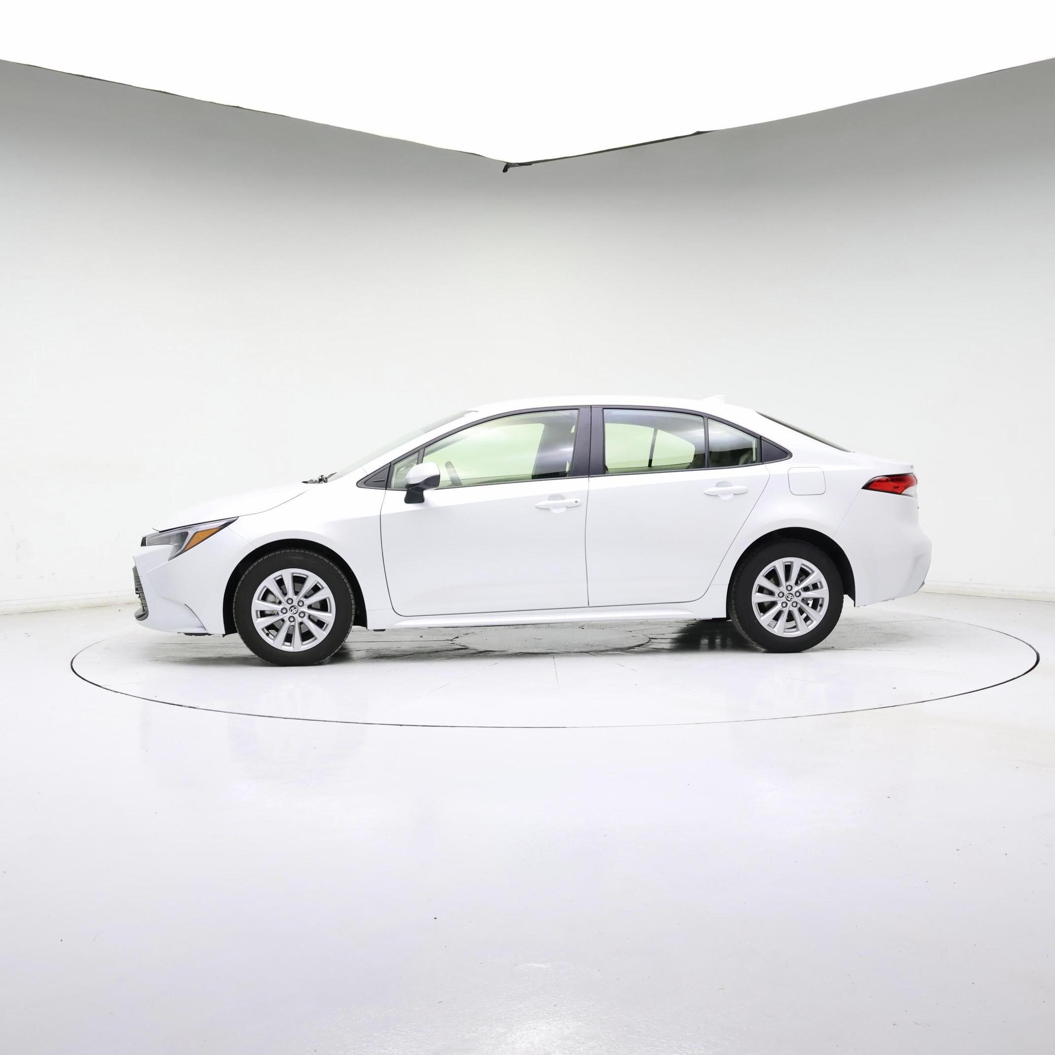 Thumbnail: 2025 Toyota Corolla - 3