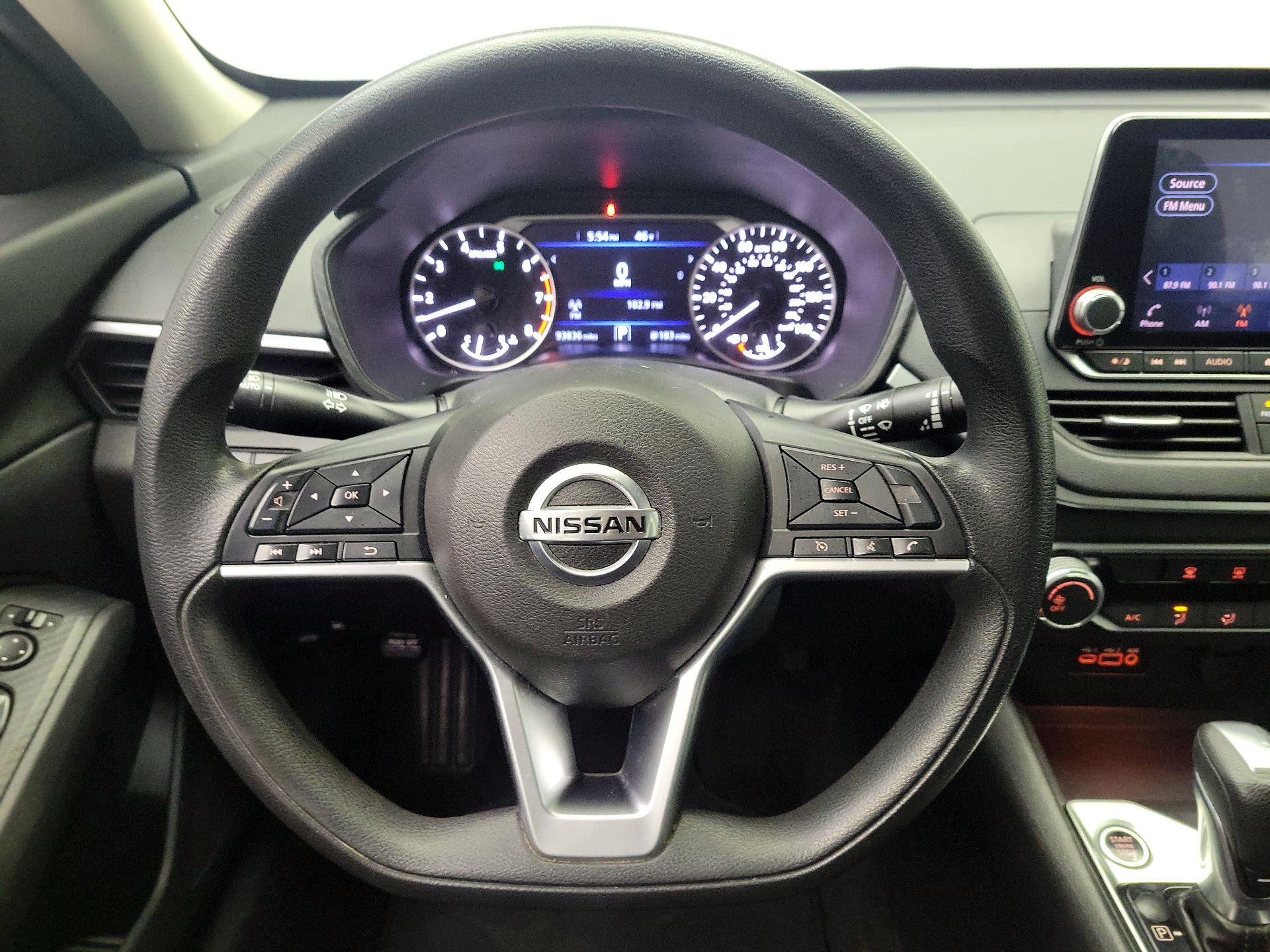 Thumbnail: 2019 Nissan Altima - 10