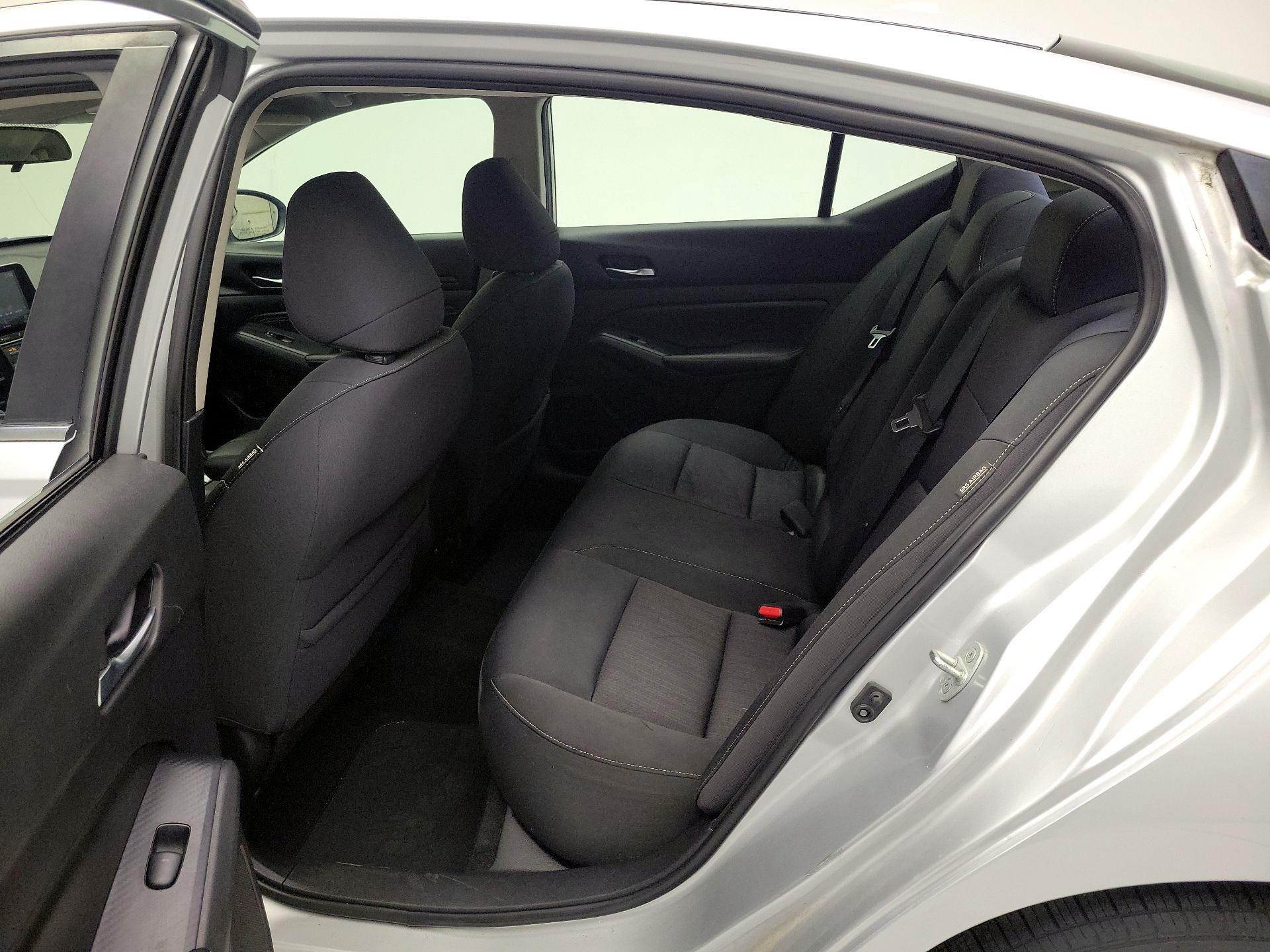 Thumbnail: 2019 Nissan Altima - 18