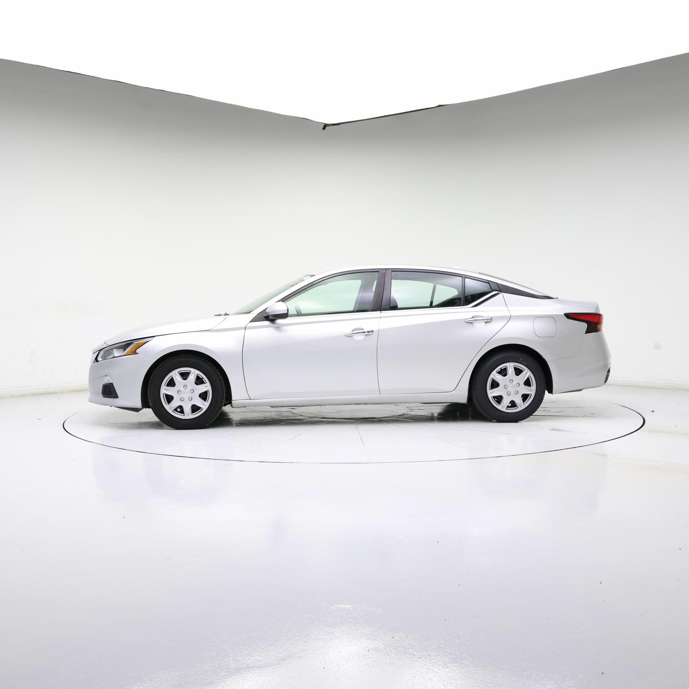 Thumbnail: 2019 Nissan Altima - 3