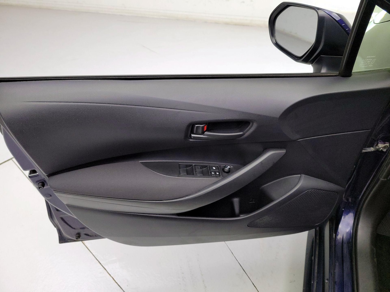 2023 Toyota Corolla LE - Photo 13