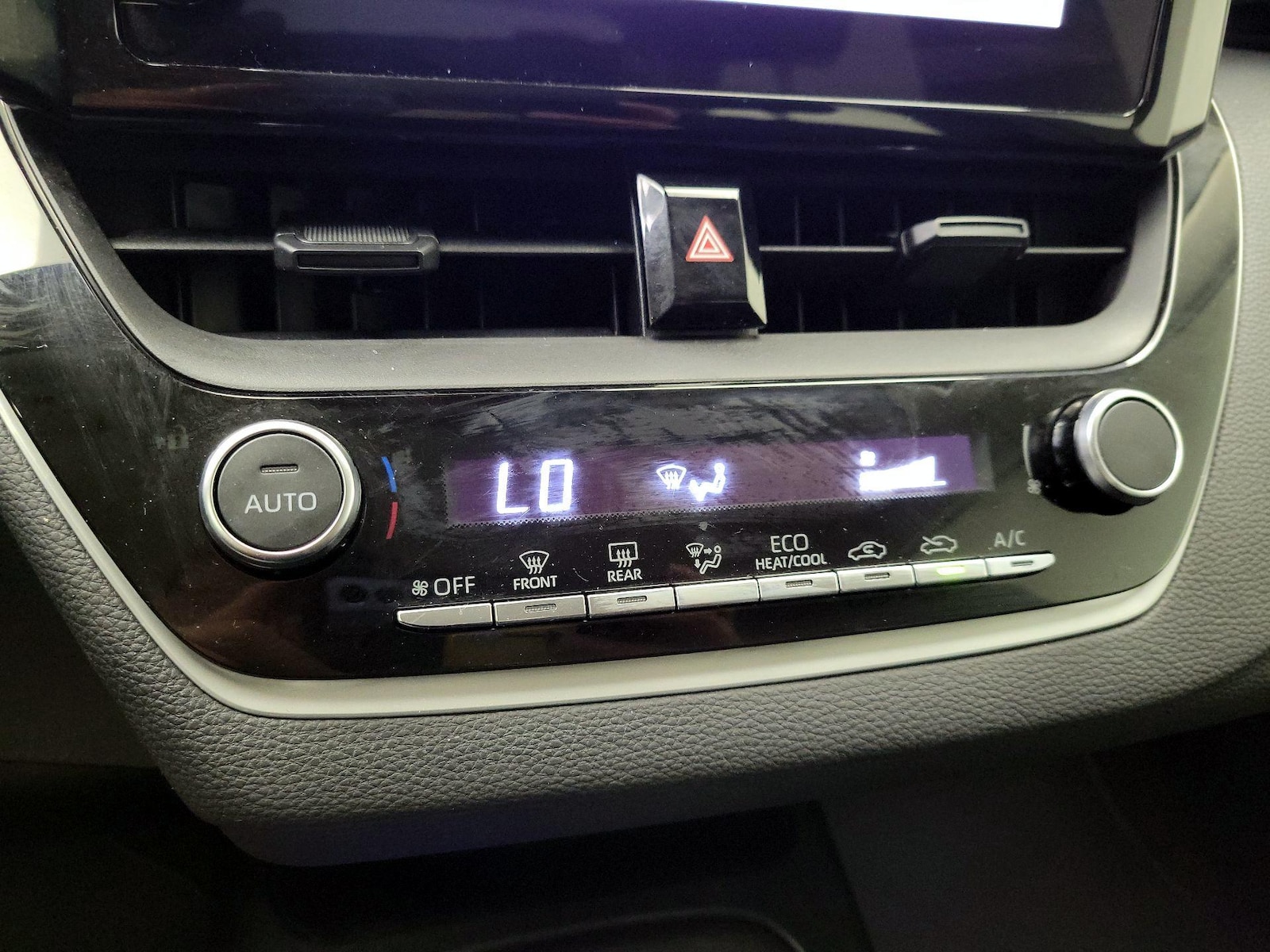 2023 Toyota Corolla LE - Photo 17