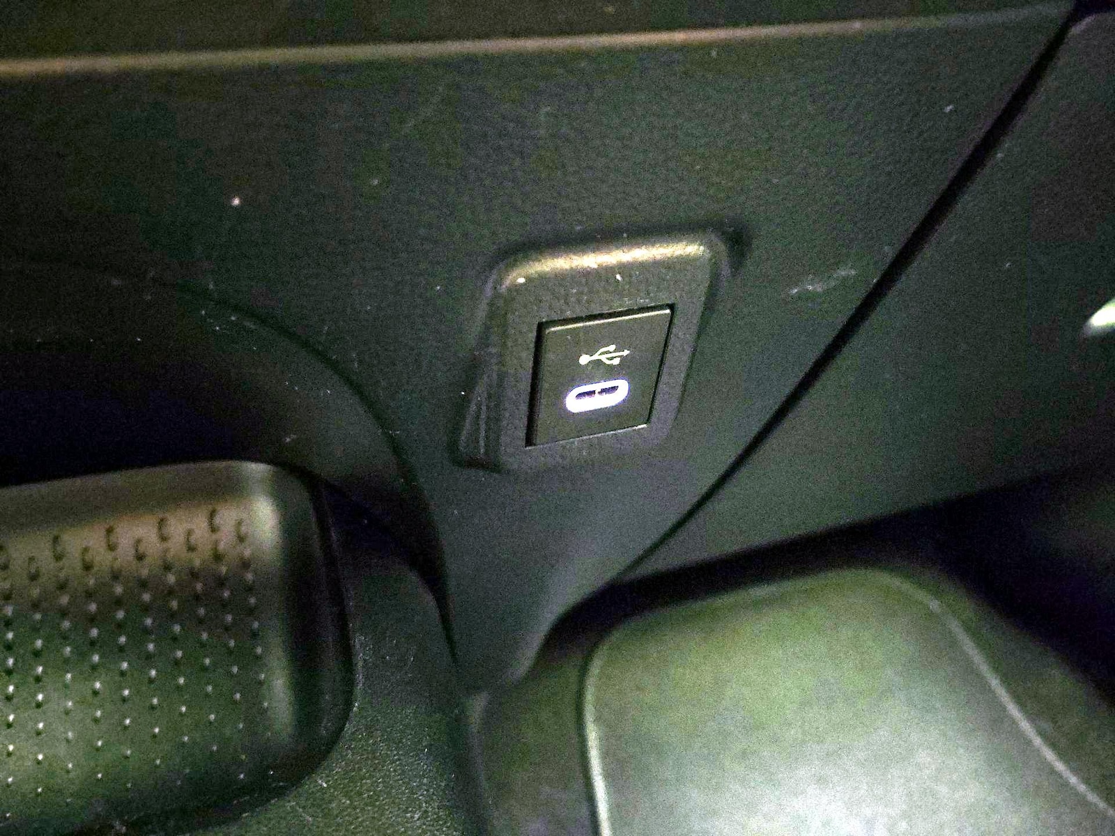 2023 Toyota Corolla LE - Photo 19