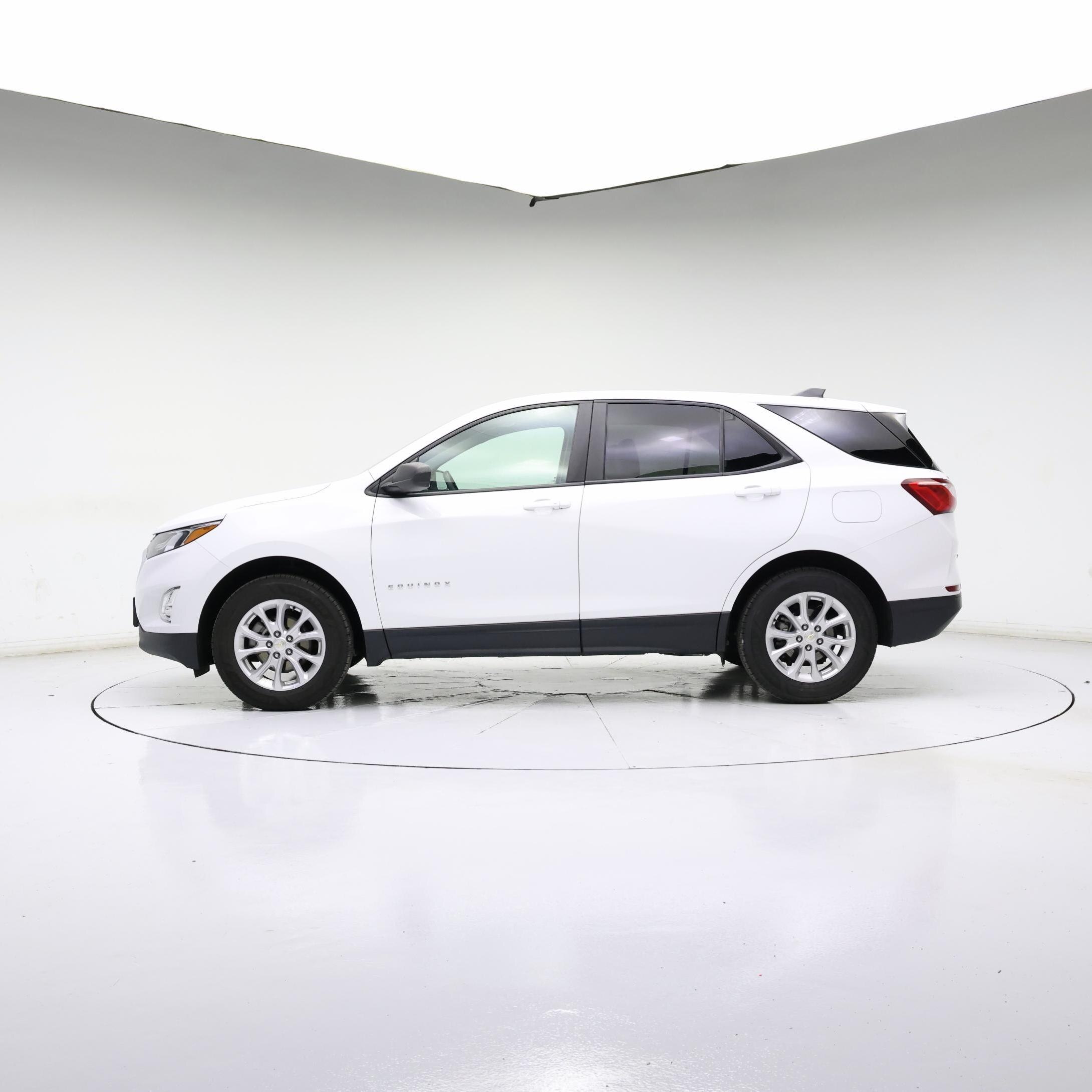 Thumbnail: 2021 Chevrolet Equinox - 3