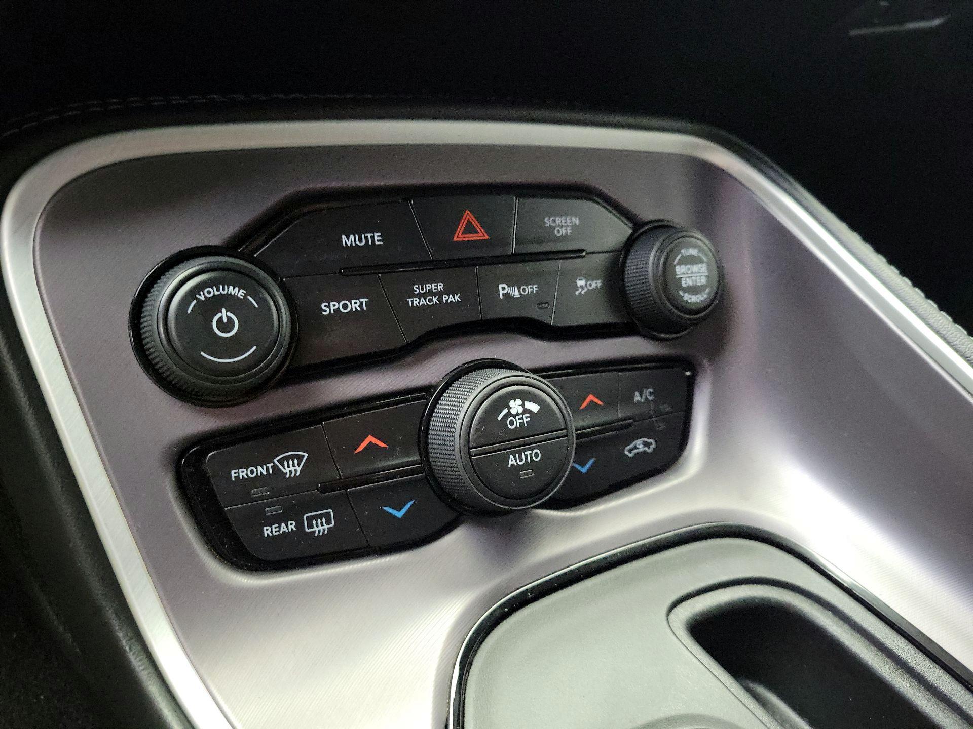 Thumbnail: 2022 Dodge Challenger - 17