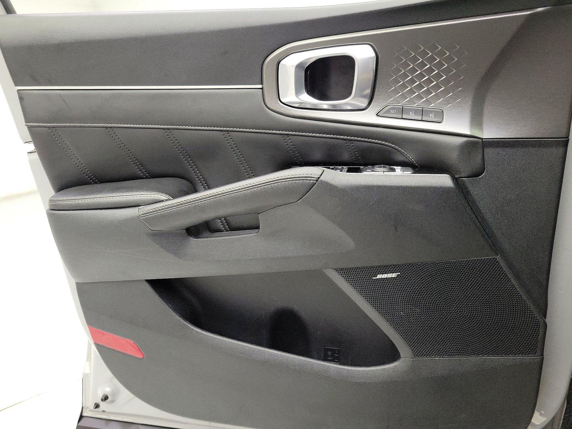 Thumbnail: 2023 Kia Sorento - 12