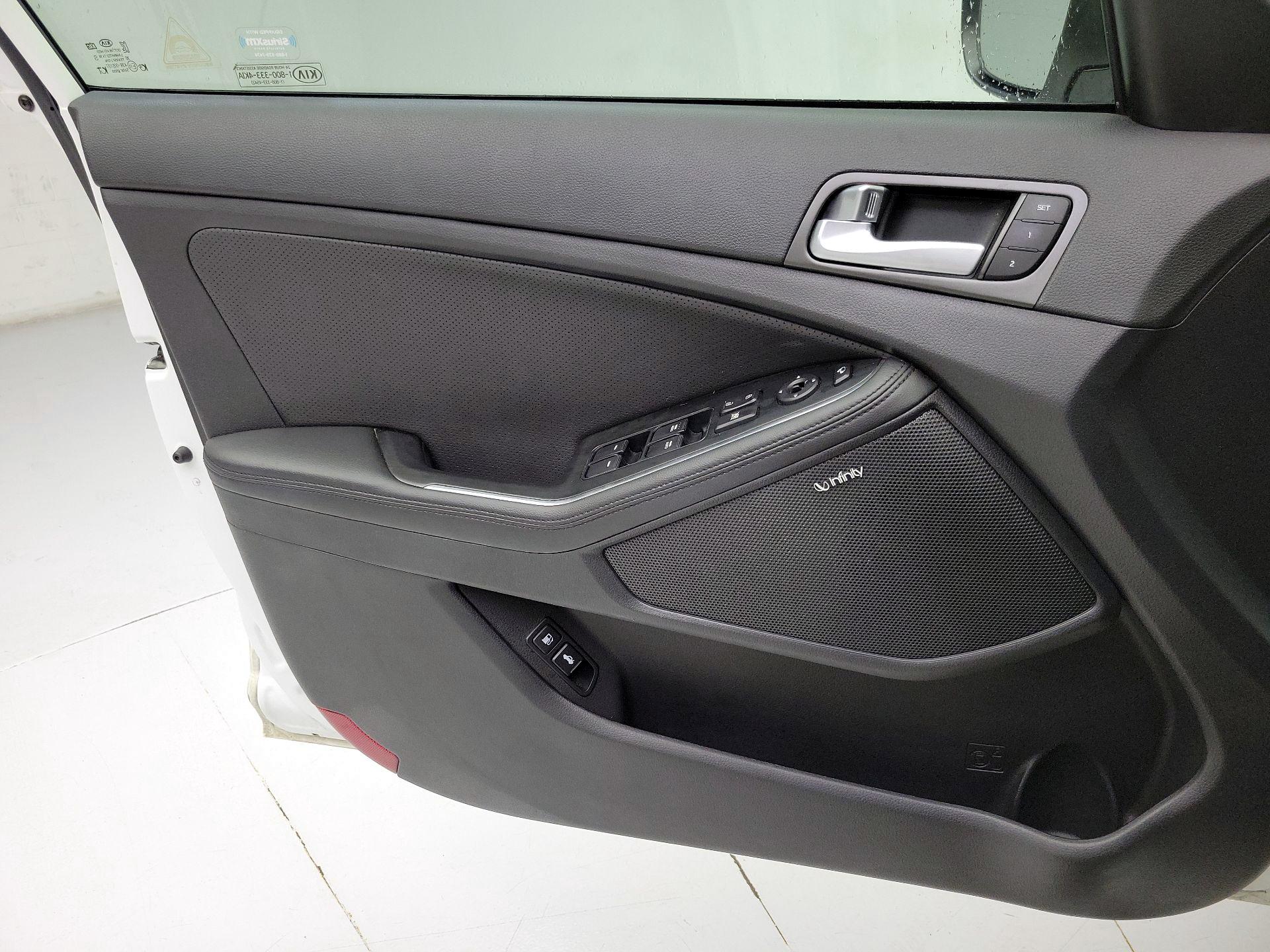 Thumbnail: 2015 Kia Optima - 12