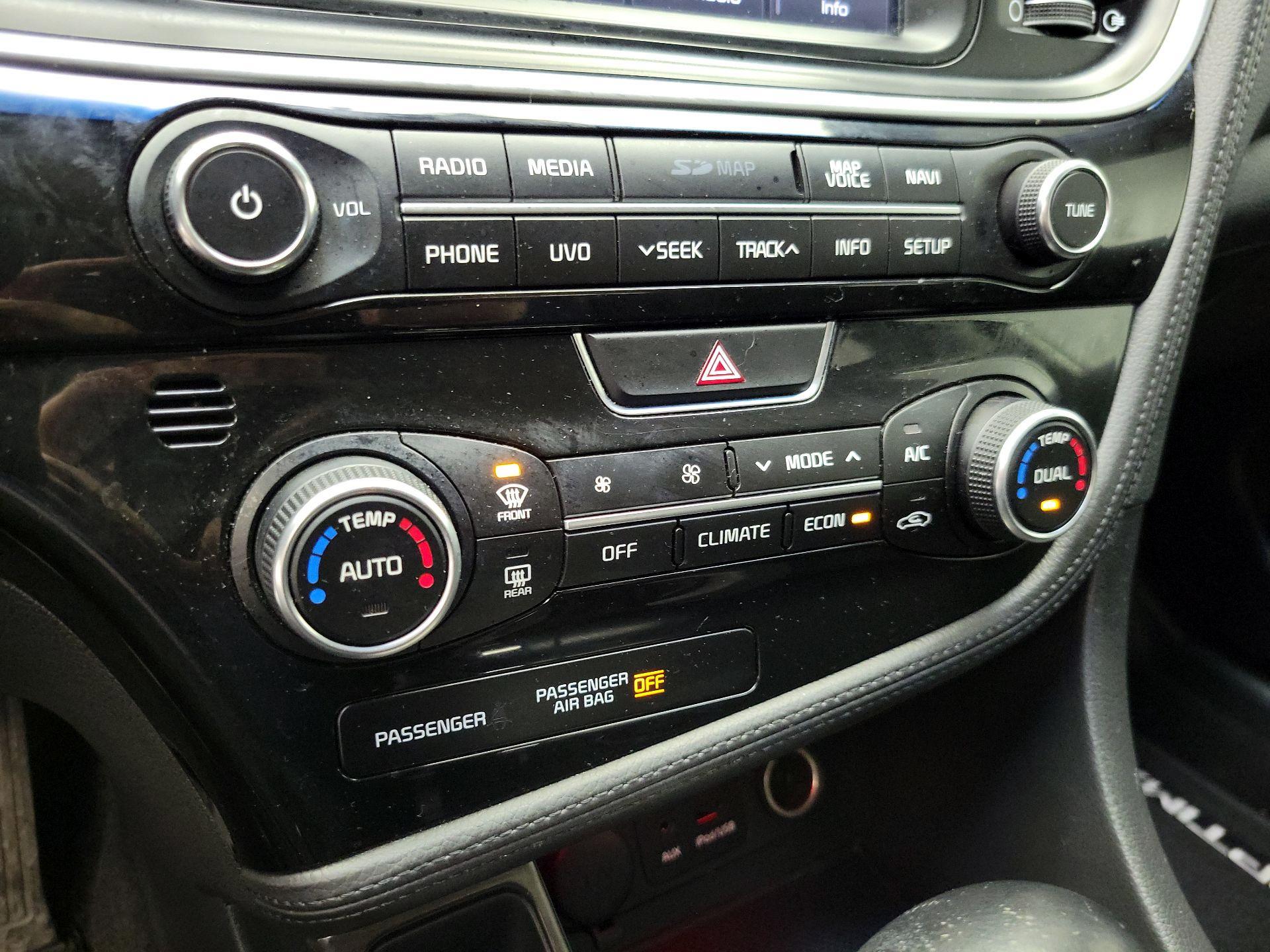 Thumbnail: 2015 Kia Optima - 17