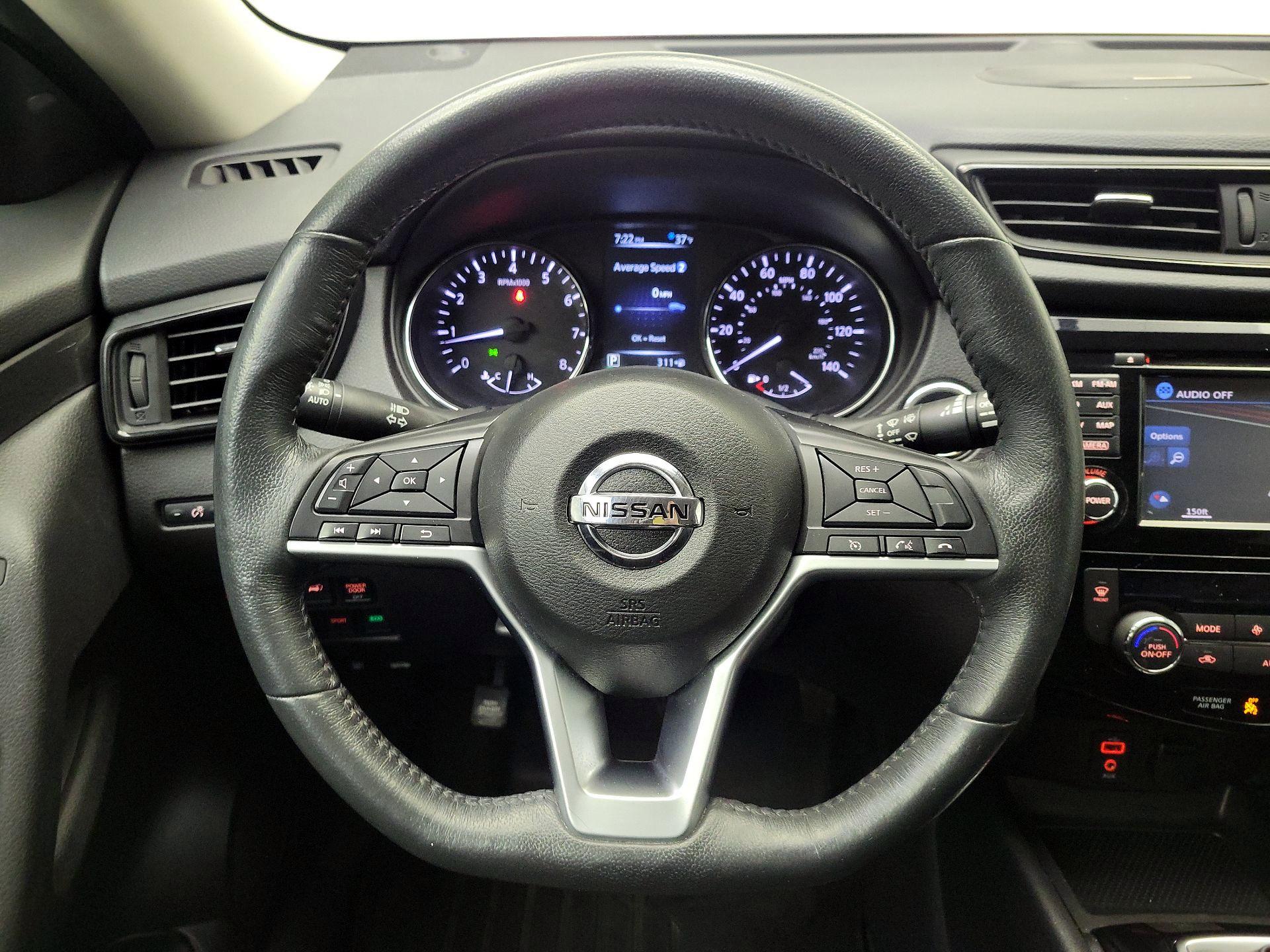 Thumbnail: 2017 Nissan Rogue - 10