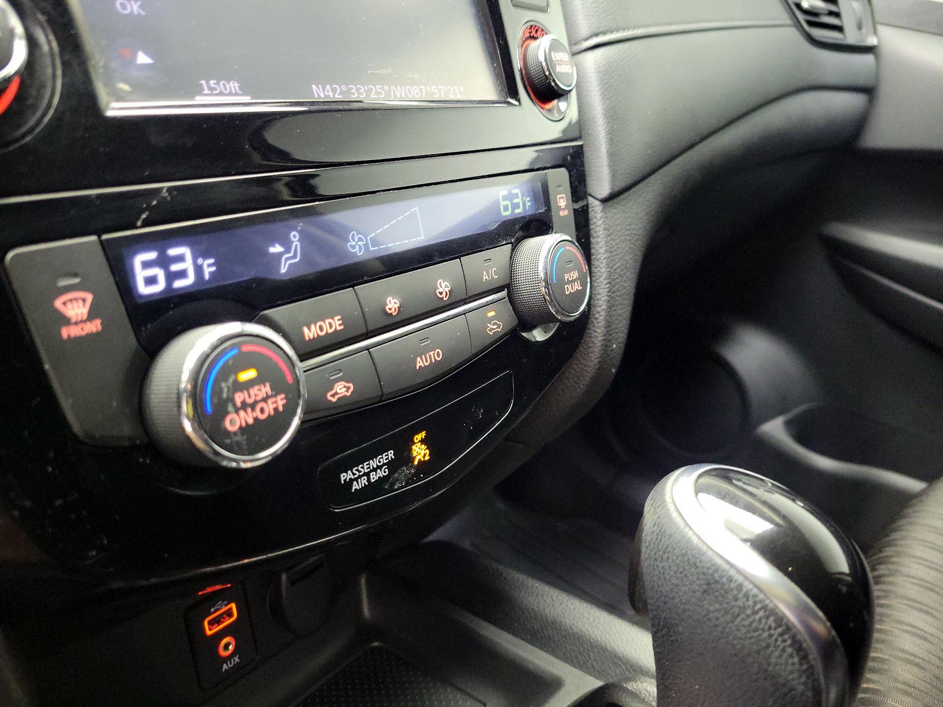 Thumbnail: 2017 Nissan Rogue - 17